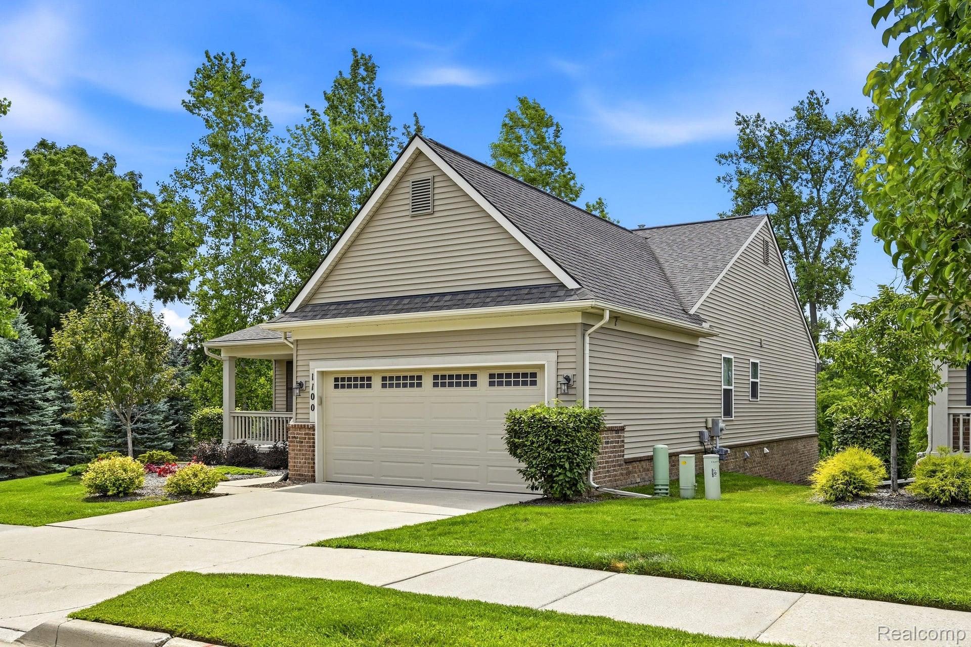 1100 Paradise Trail