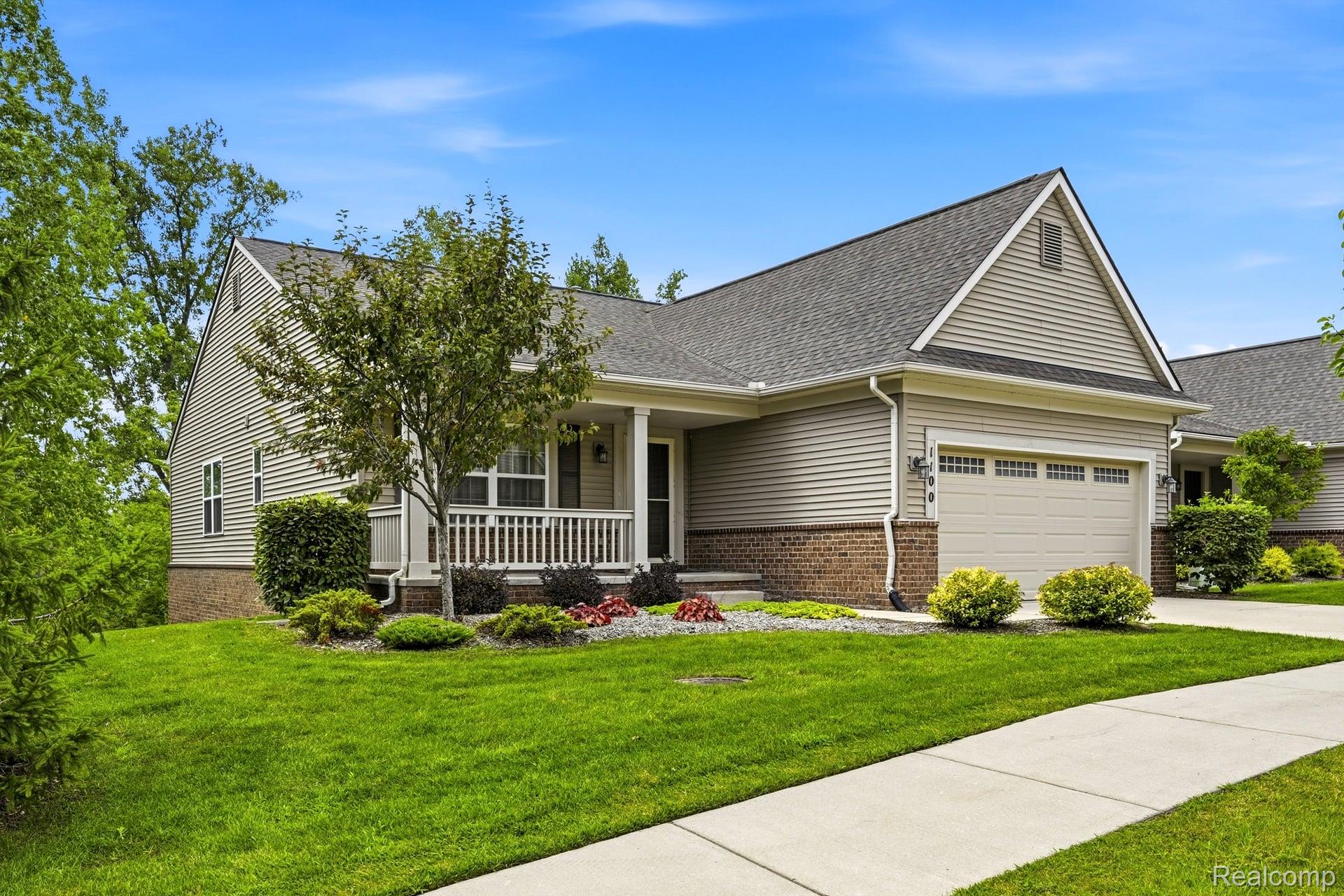1100 Paradise Trail