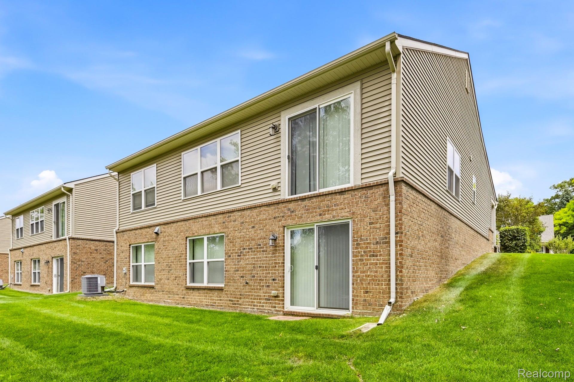 1100 Paradise Trail