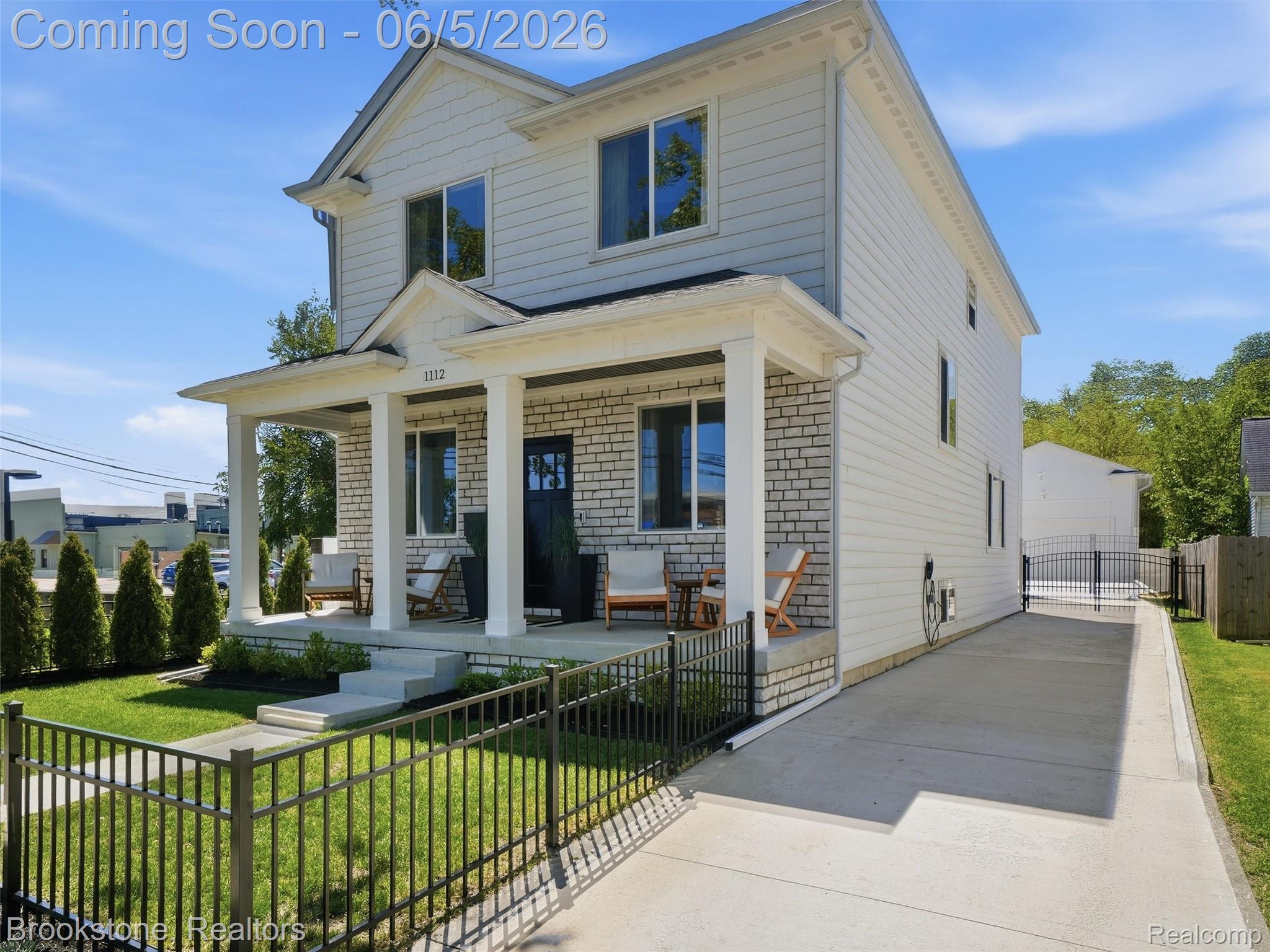 1112 Bennaville Avenue