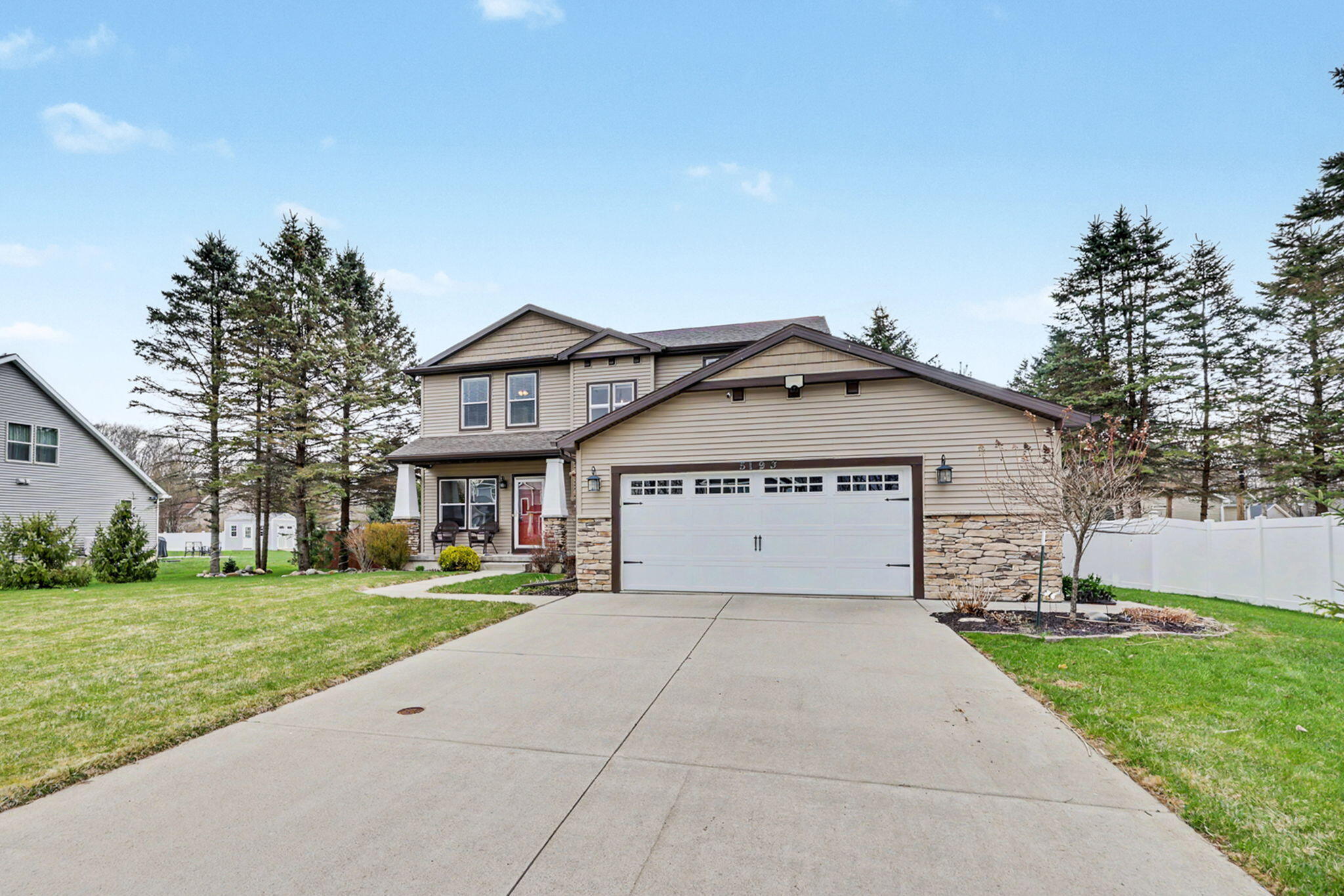 5193 Grand River Circle