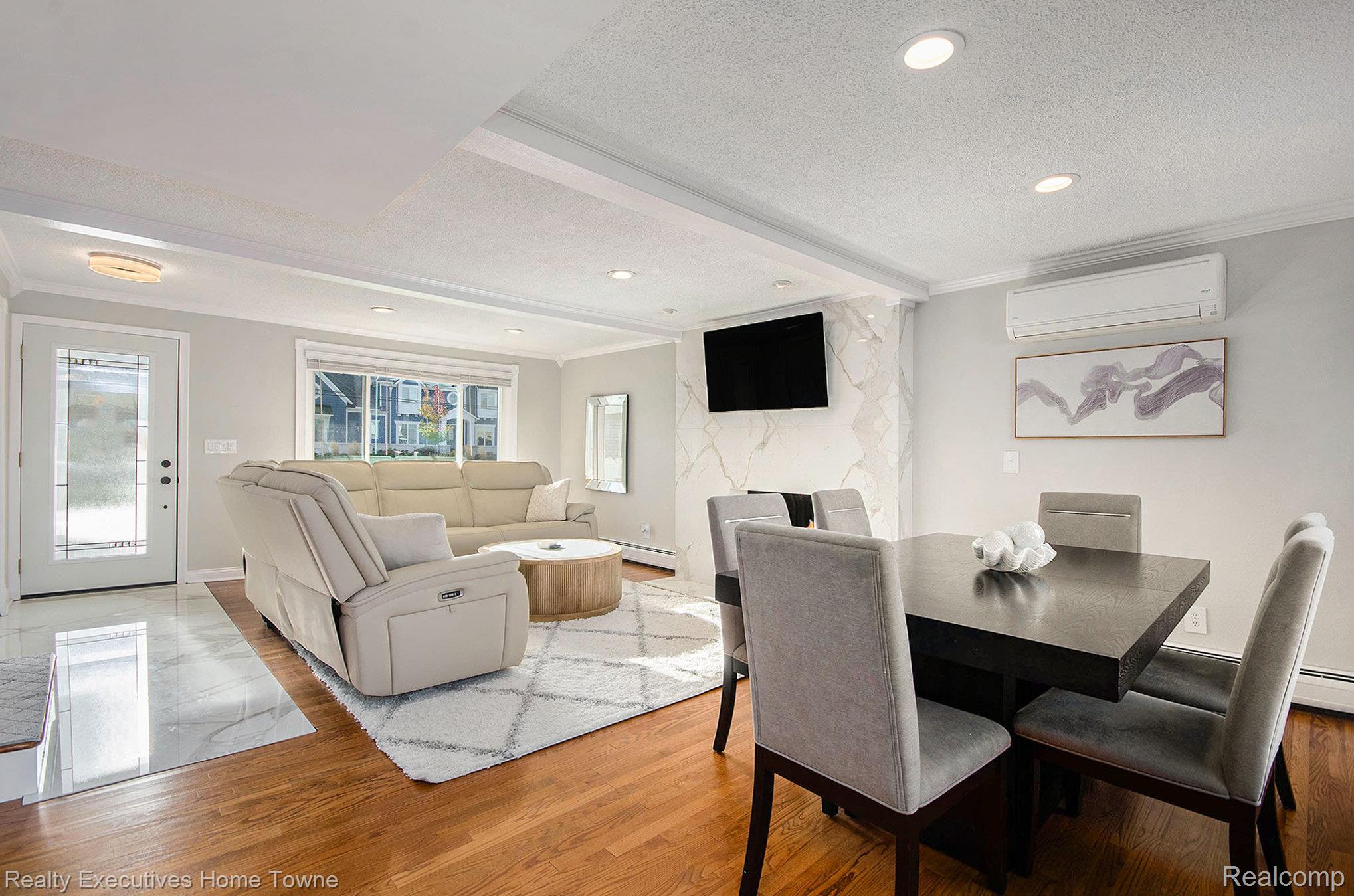 37762 Huron Pointe Drive