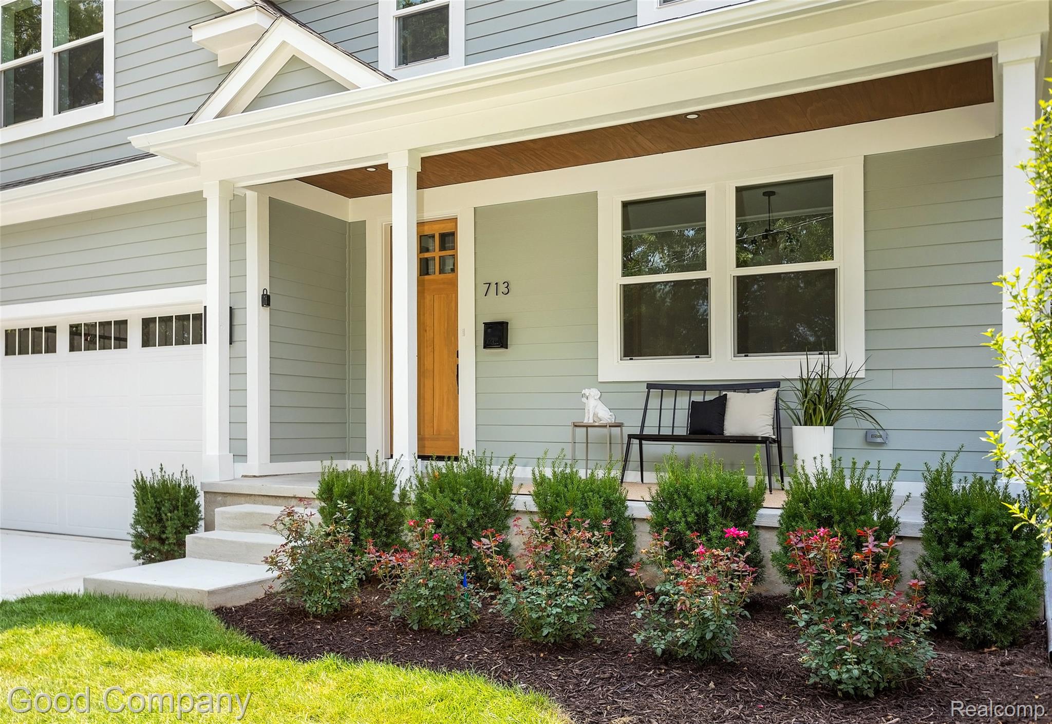 713 W Farnum Avenue