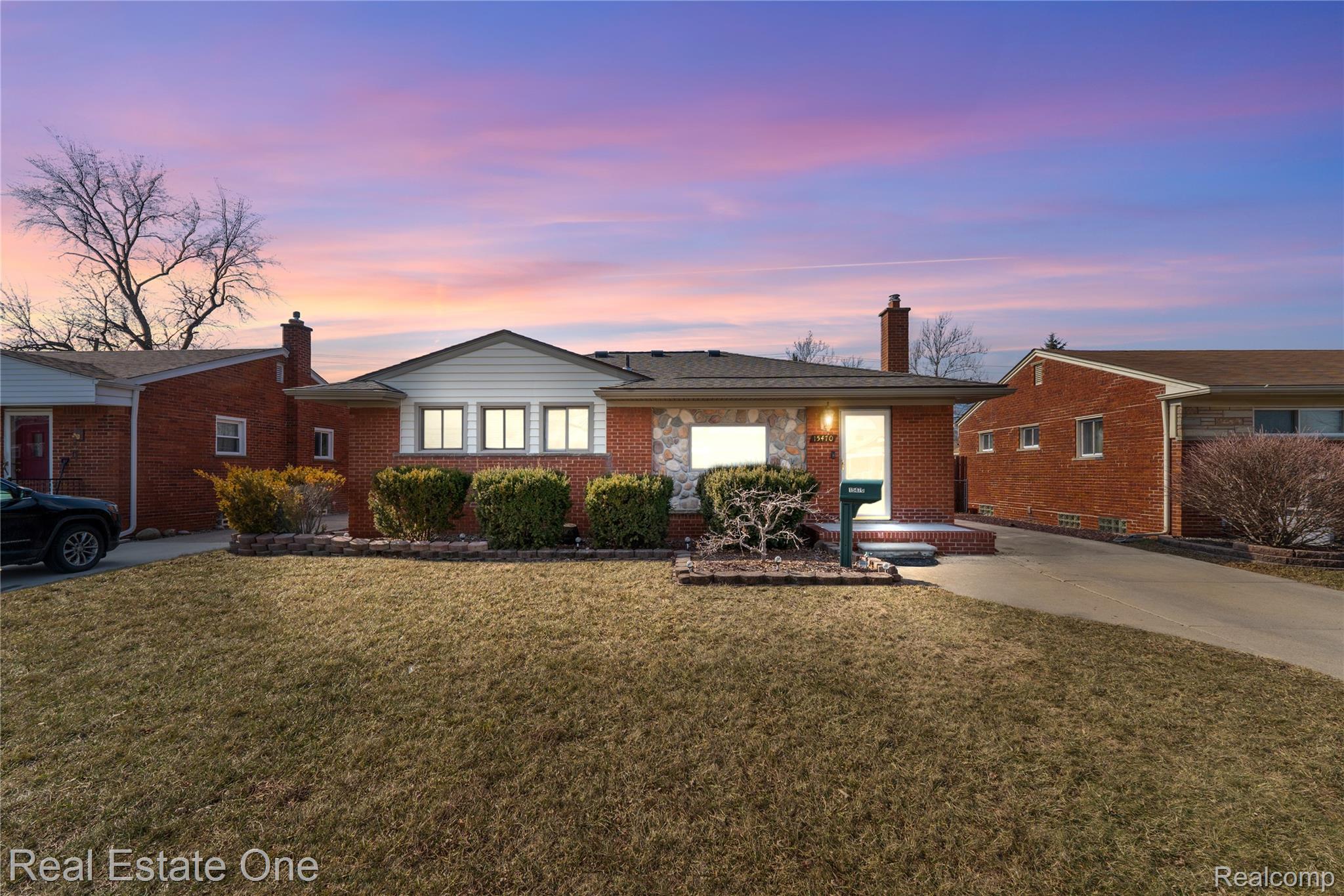 15470 Windemere Street