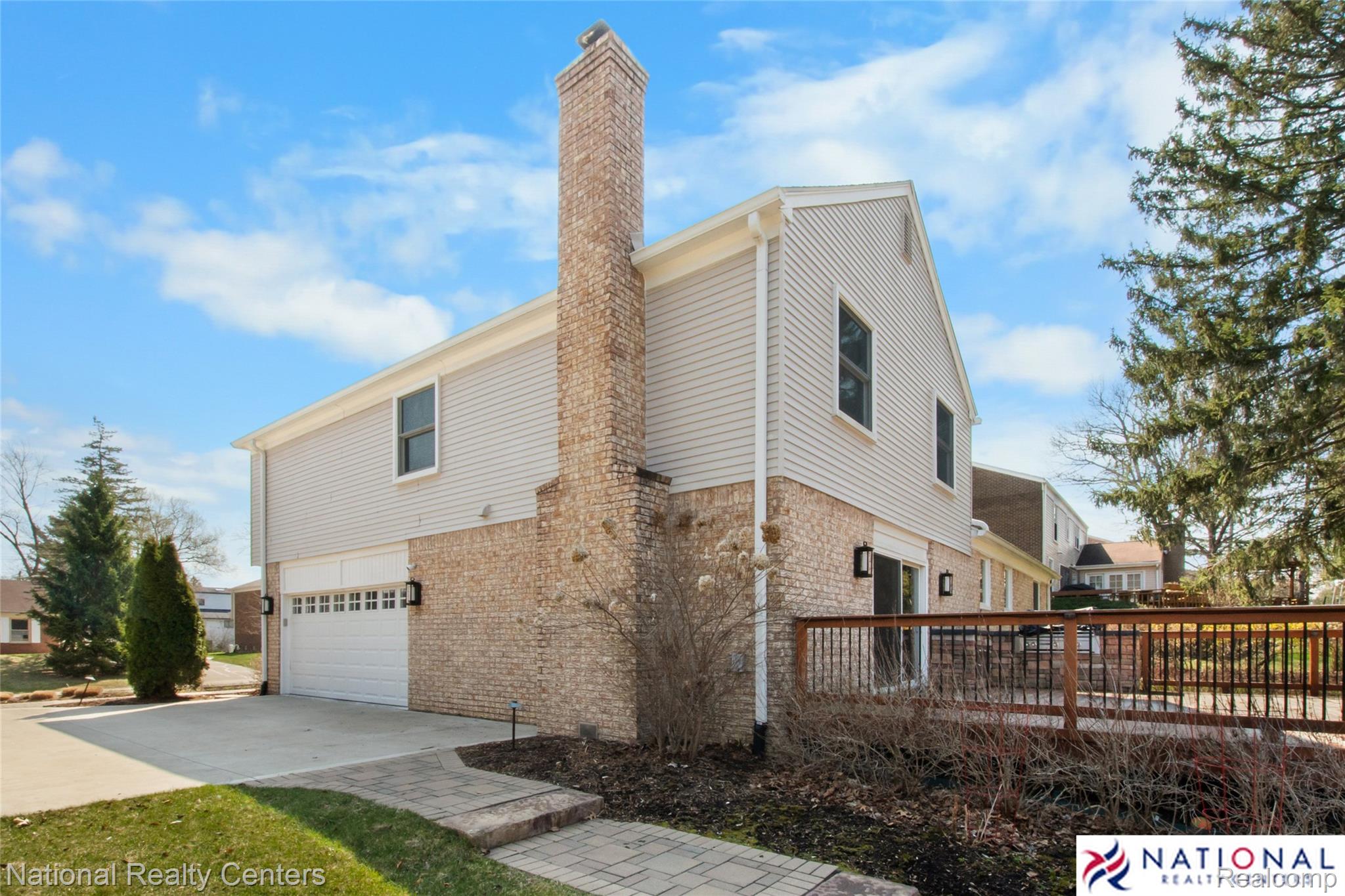 3412 Buckingham Trail