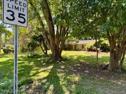 25101 W Chicago Road Redford Charter Township MI 48239