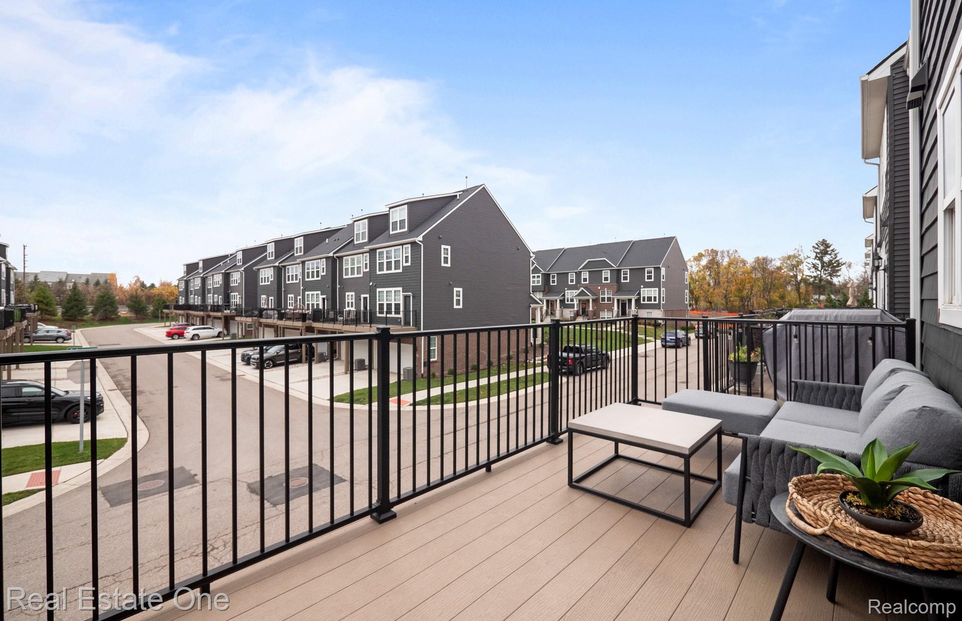 321 N Sydney Court