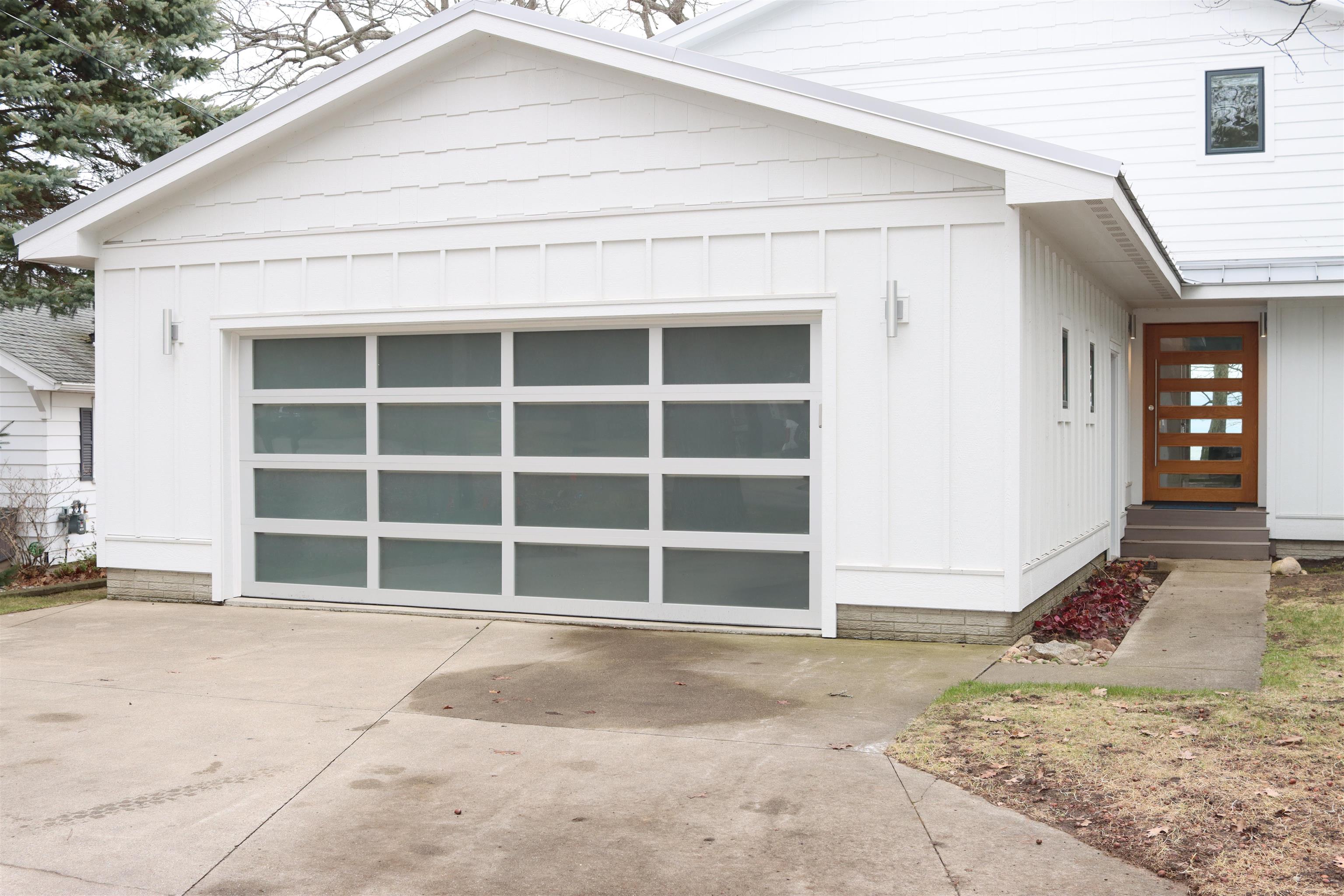 745 S Crescent Avenue