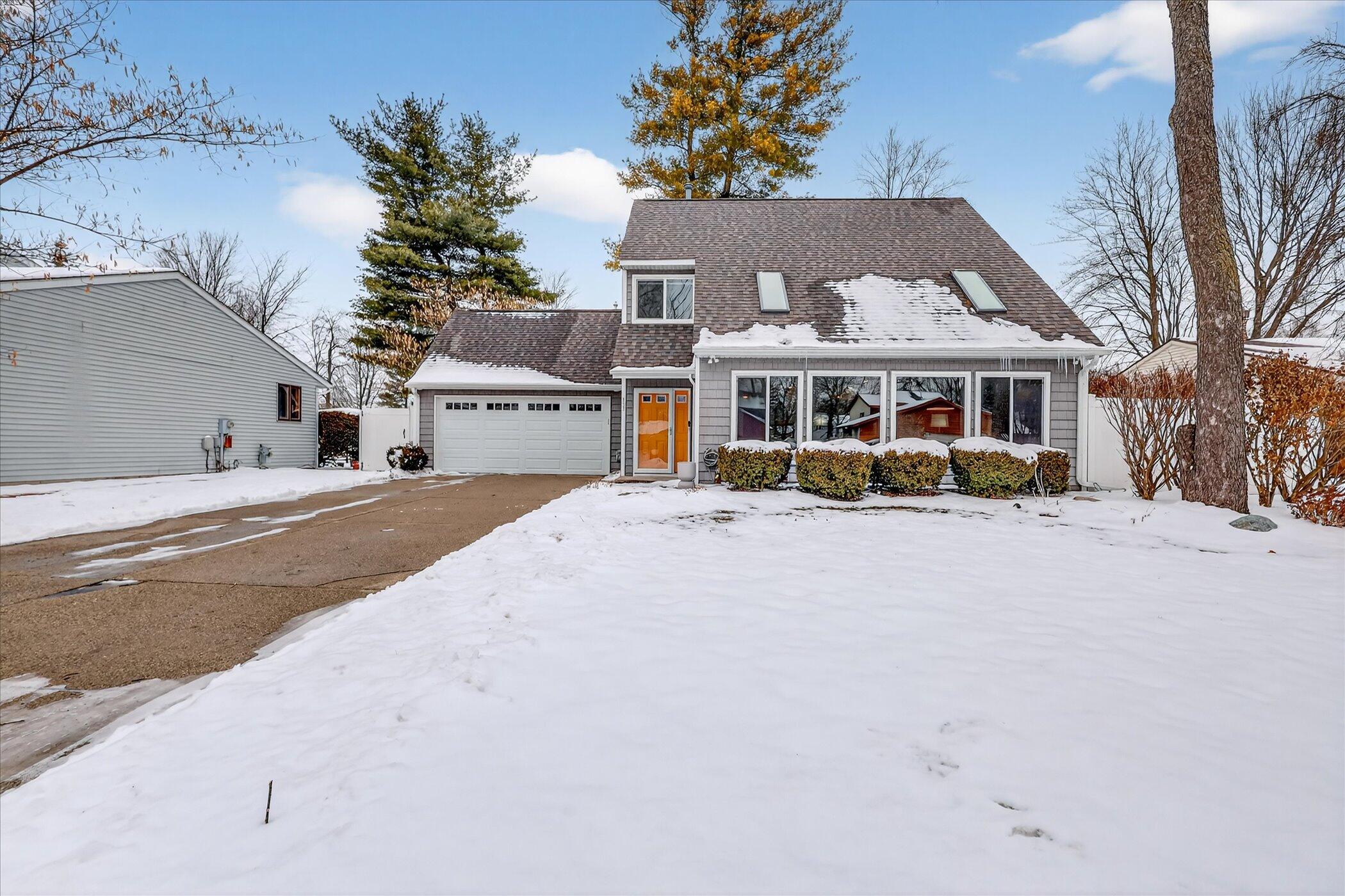 837 Tierra Street SE