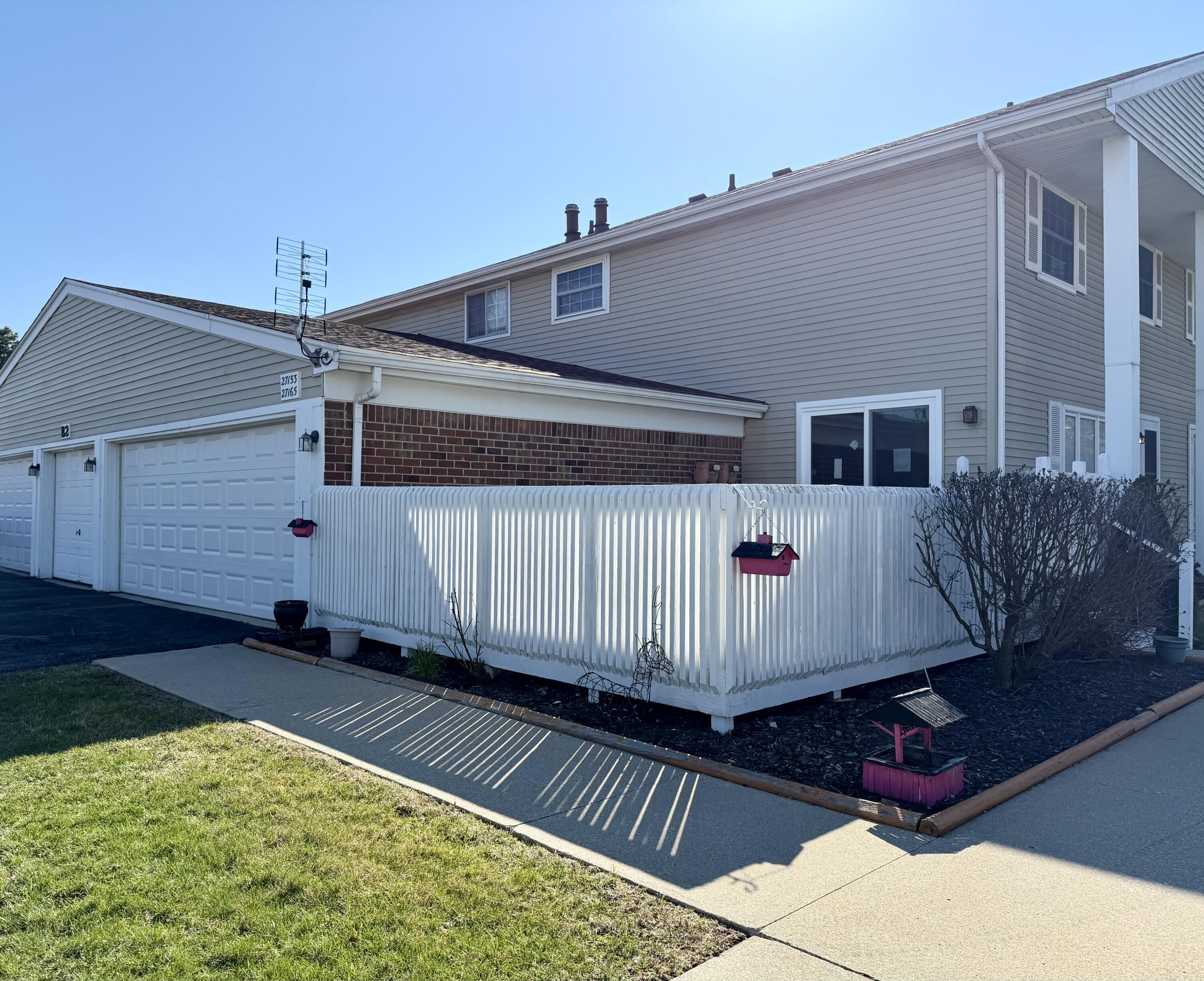 27153 Winchester Street