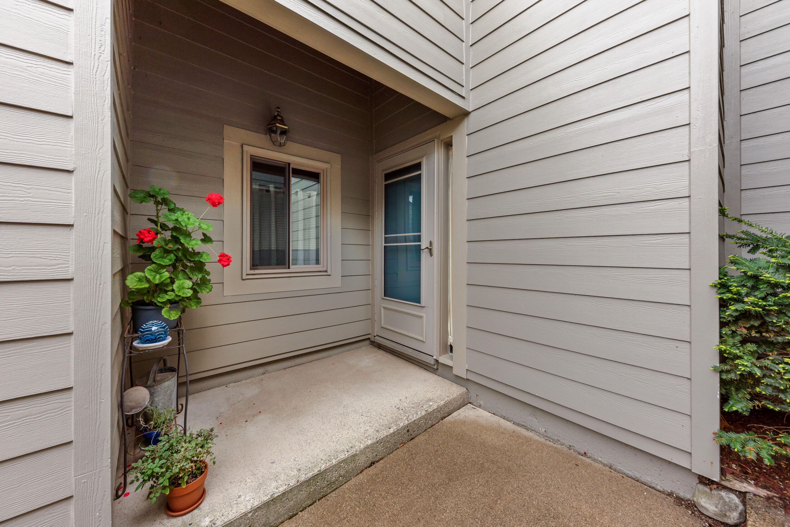 618 Watersedge Drive