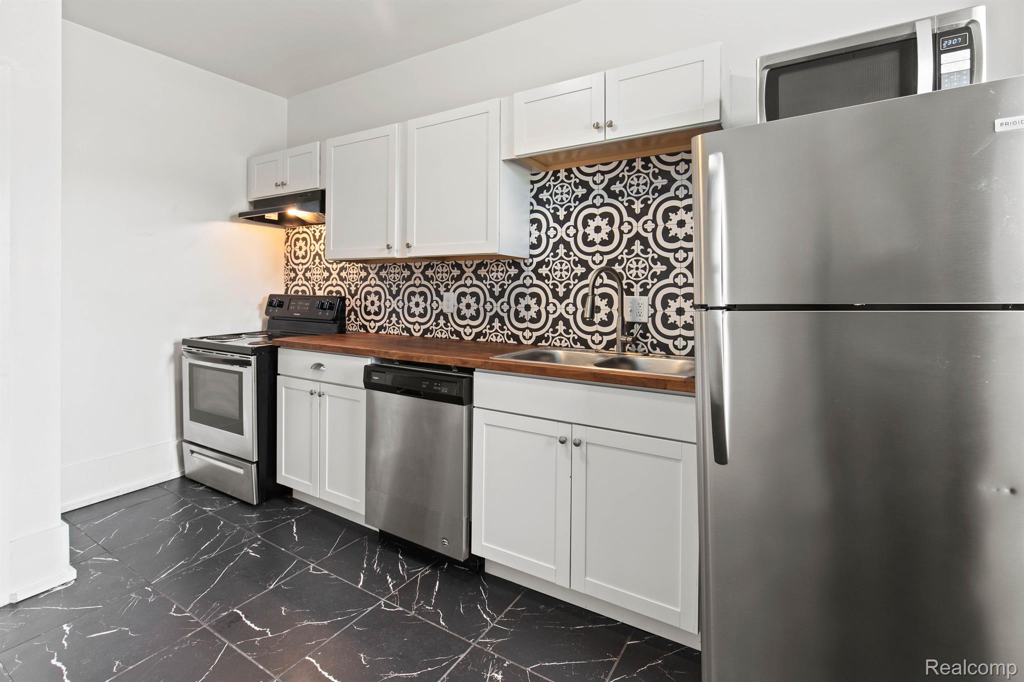 Detroit City, Michigan 48202, United States, 3 Bedrooms Bedrooms, ,1 BathroomBathrooms,Residential,Active,219743