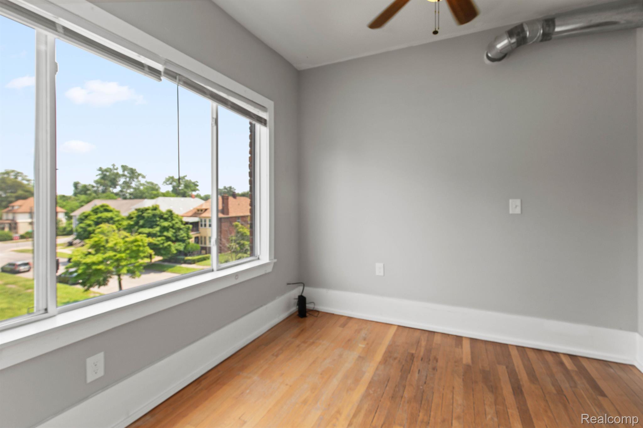 Detroit City, Michigan 48202, United States, 3 Bedrooms Bedrooms, ,1 BathroomBathrooms,Residential,Active,219743