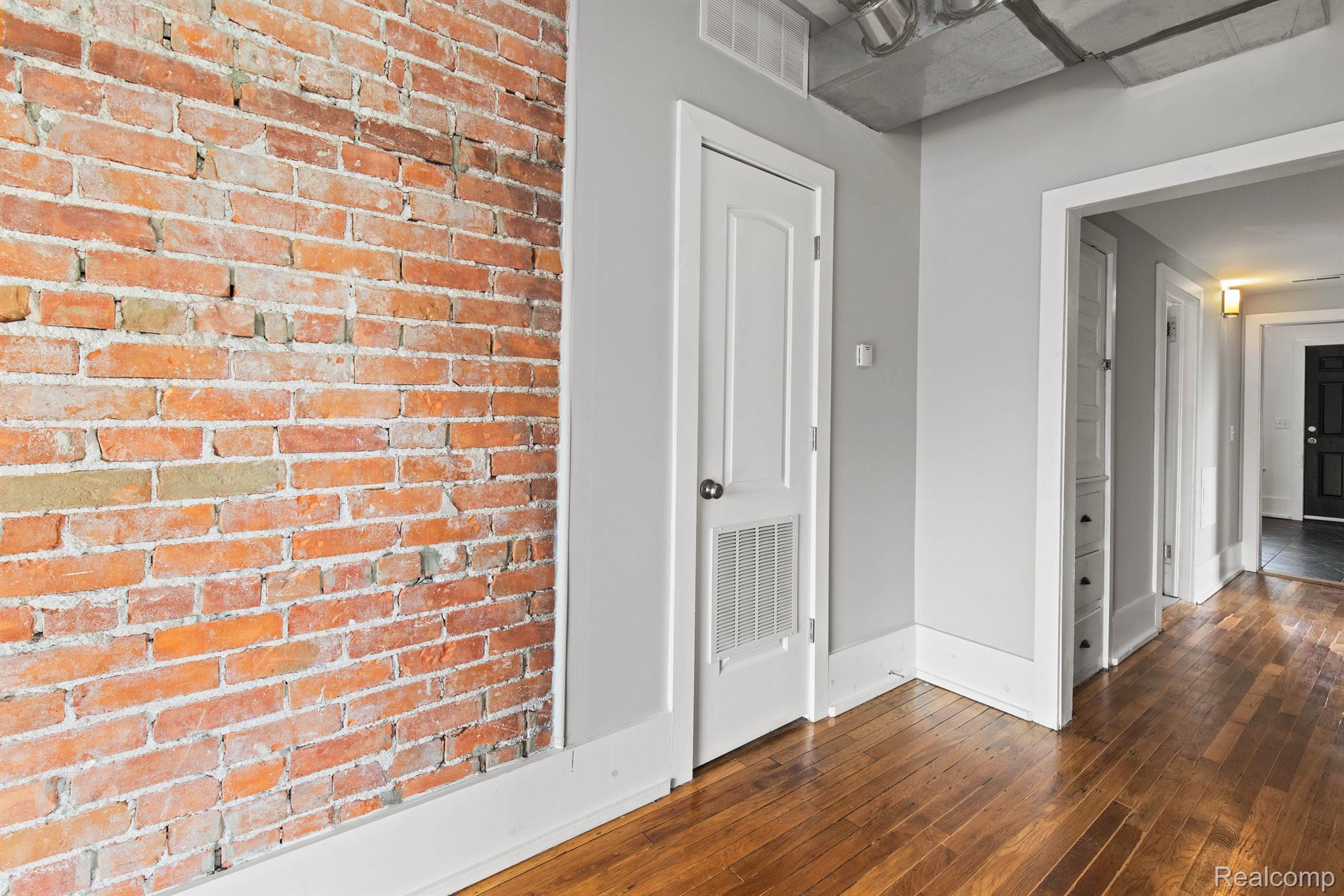 Detroit City, Michigan 48202, United States, 3 Bedrooms Bedrooms, ,1 BathroomBathrooms,Residential,Active,219743