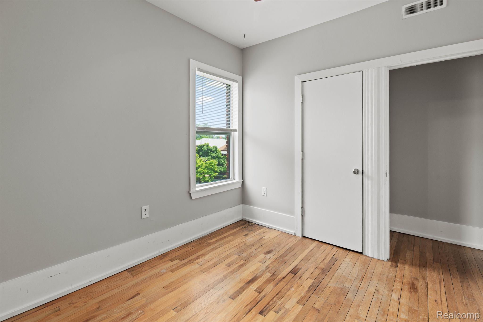 Detroit City, Michigan 48202, United States, 3 Bedrooms Bedrooms, ,1 BathroomBathrooms,Residential,Active,219743