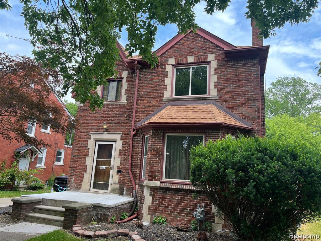 3914 Balfour Road