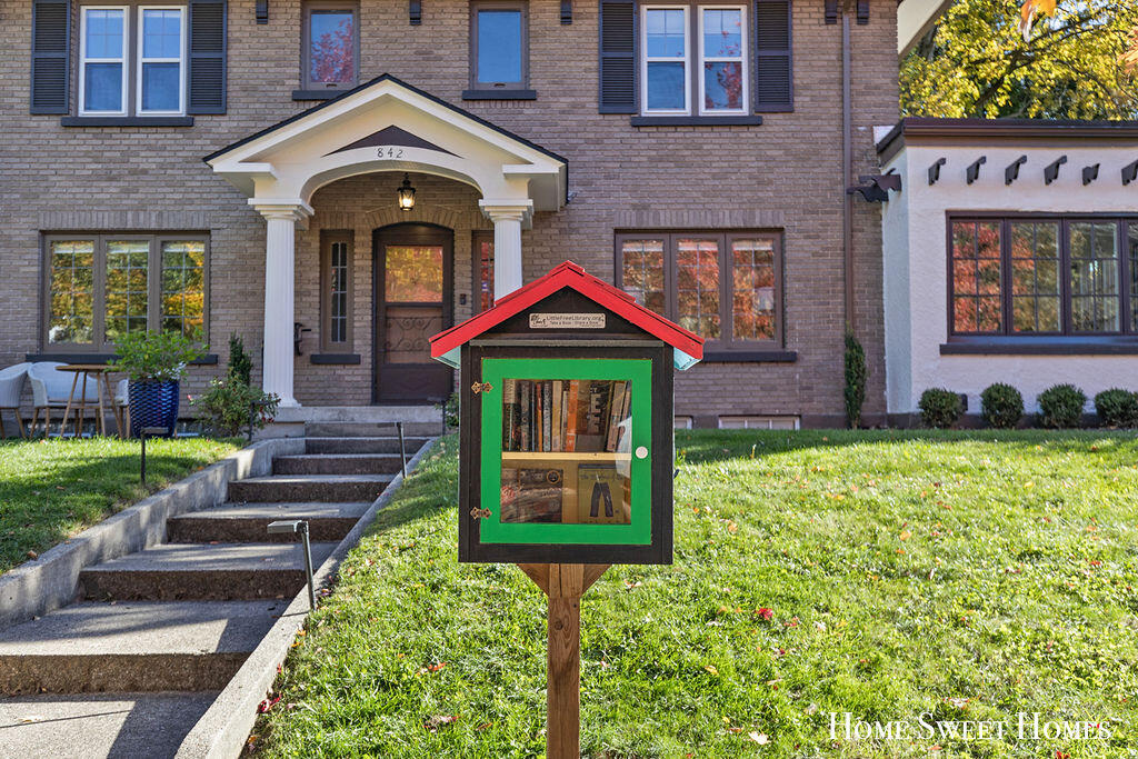 842 Giddings Avenue SE