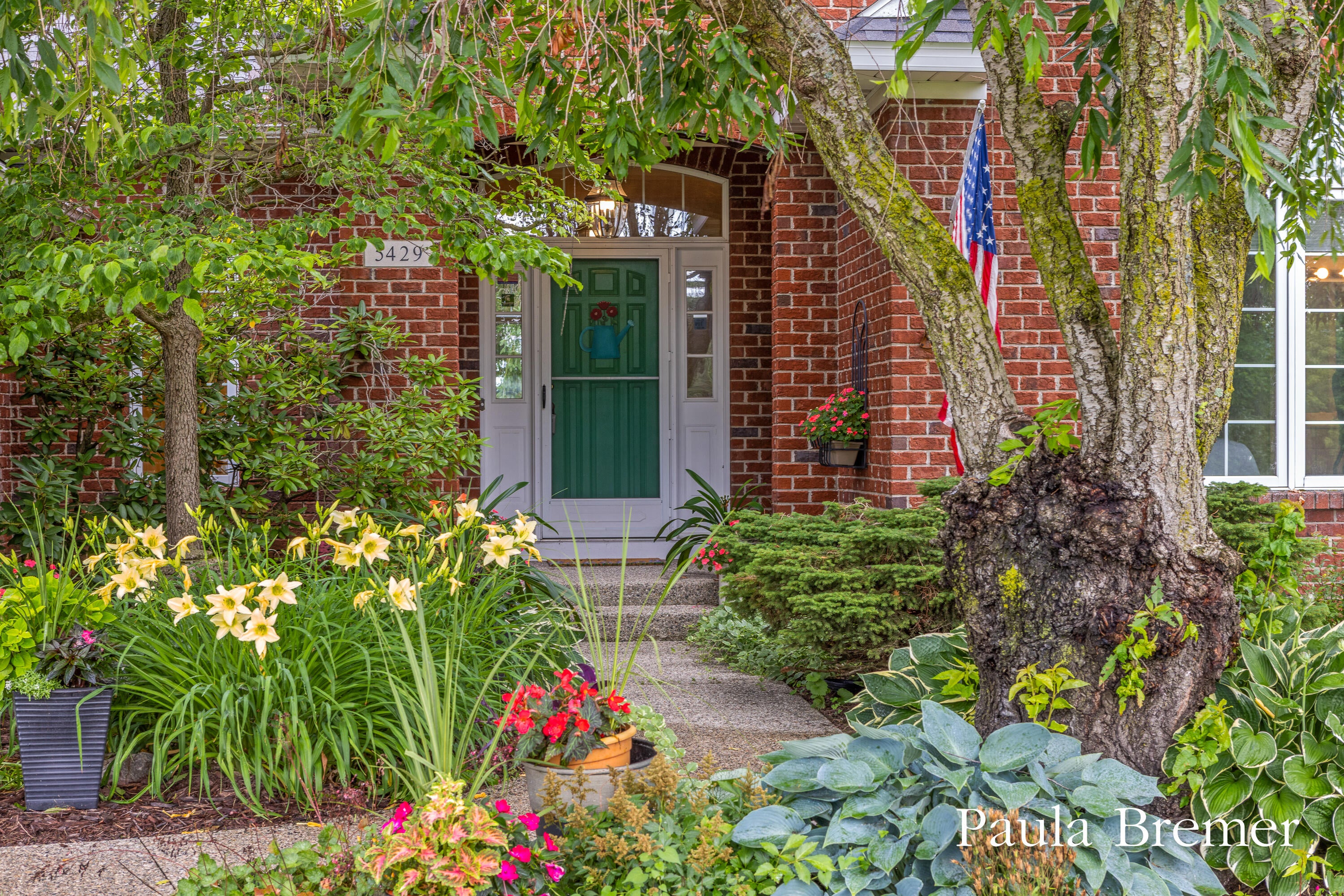 5429 Grand Valley Court NE