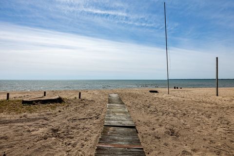 listing image 44