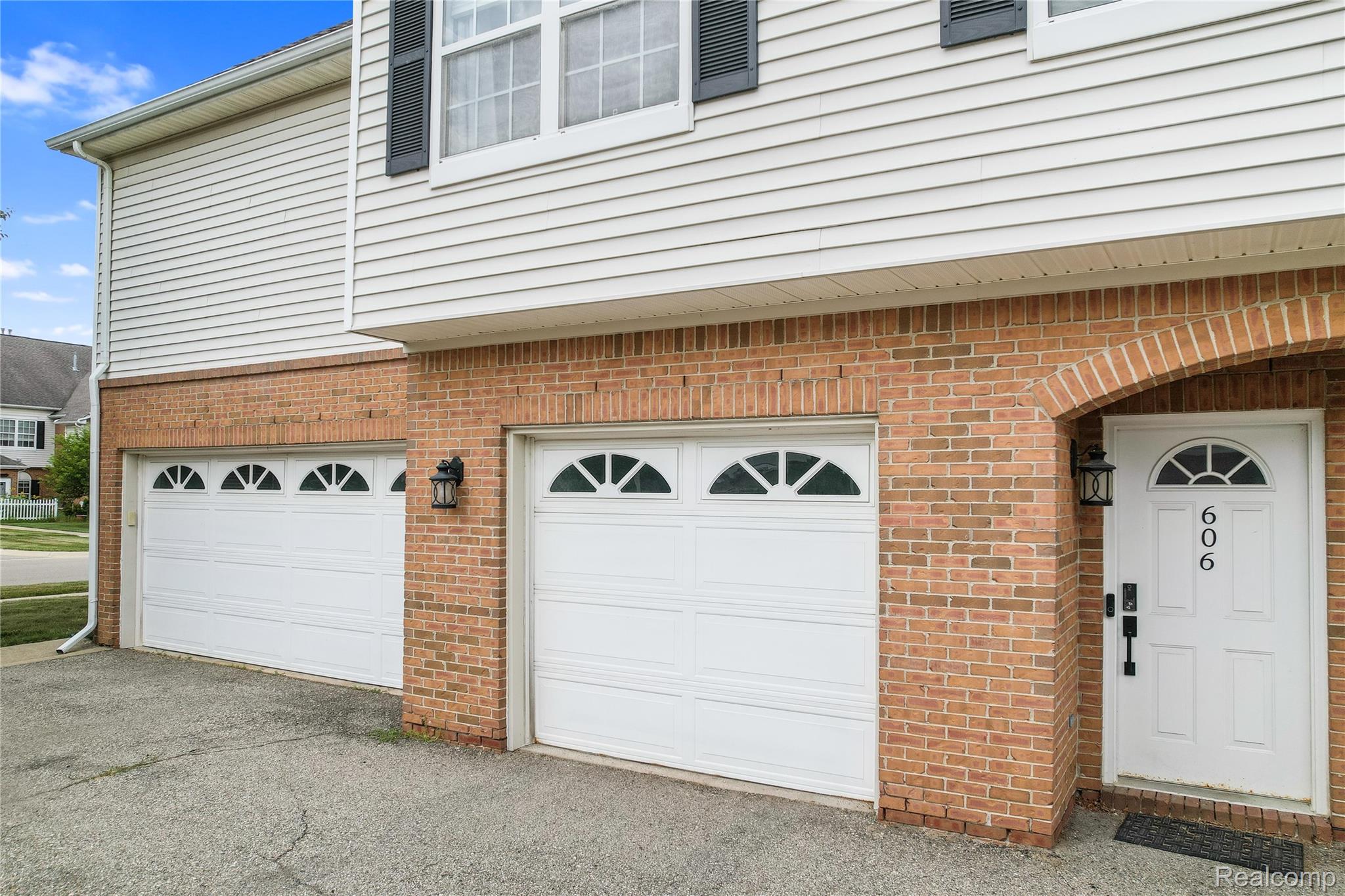 606 Olde English Circle