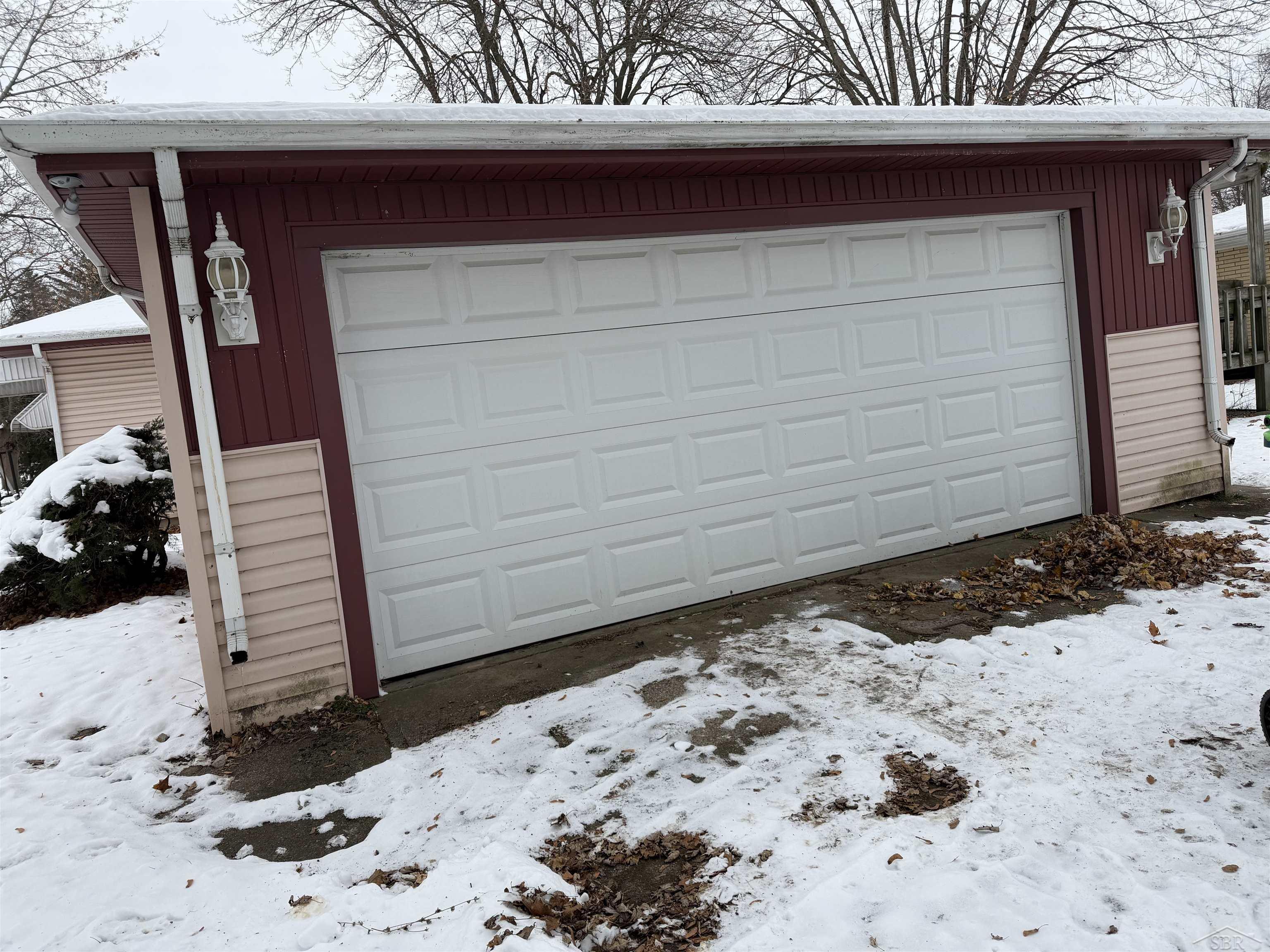 2609 S Outer Drive Drive