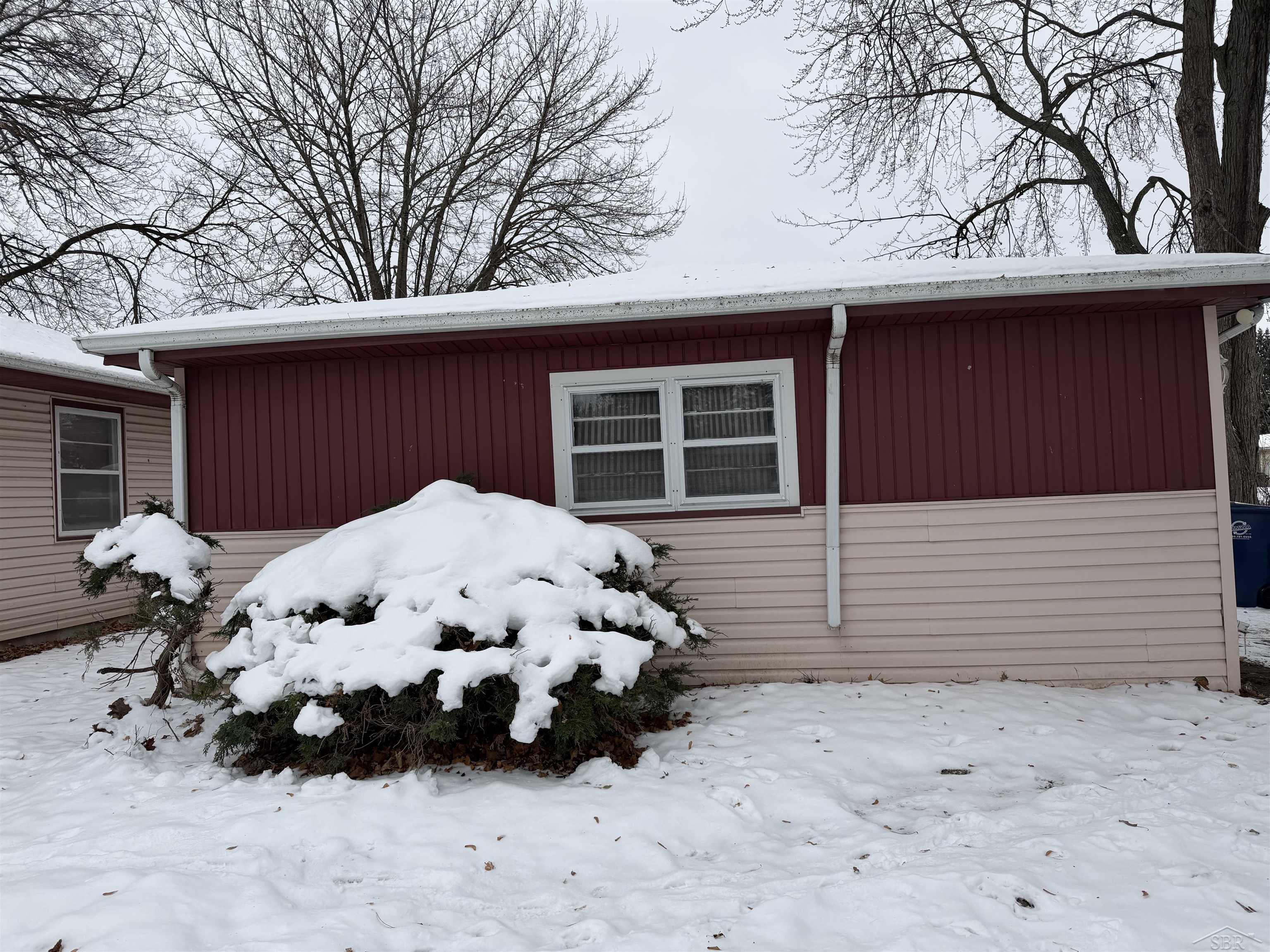 2609 S Outer Drive Drive