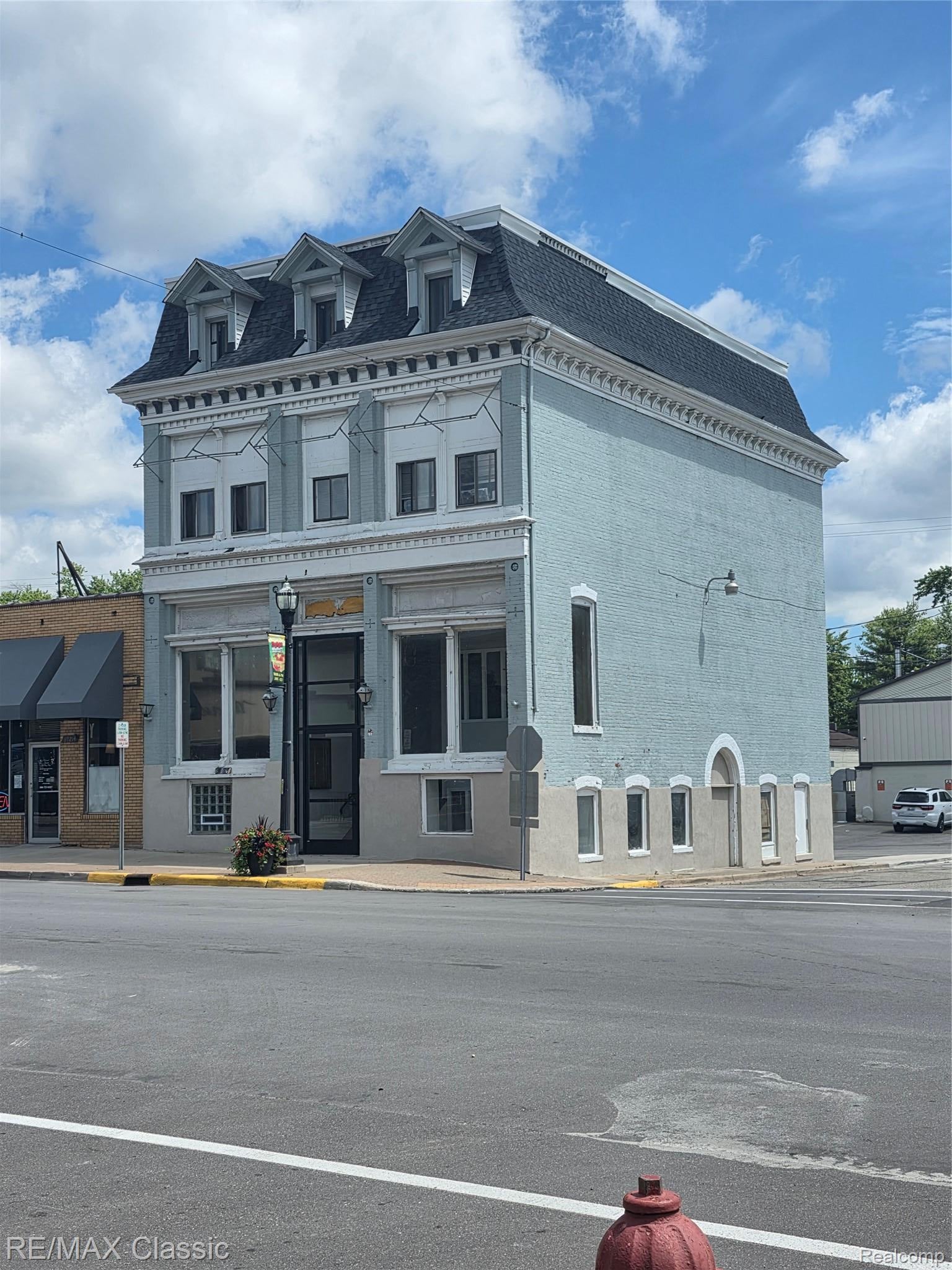 69206 N Main Street