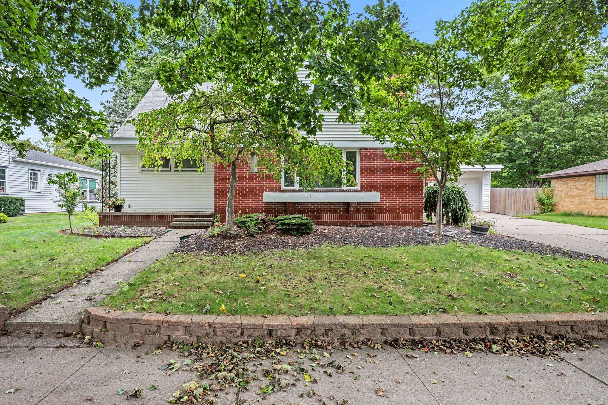 333 E Oak Street