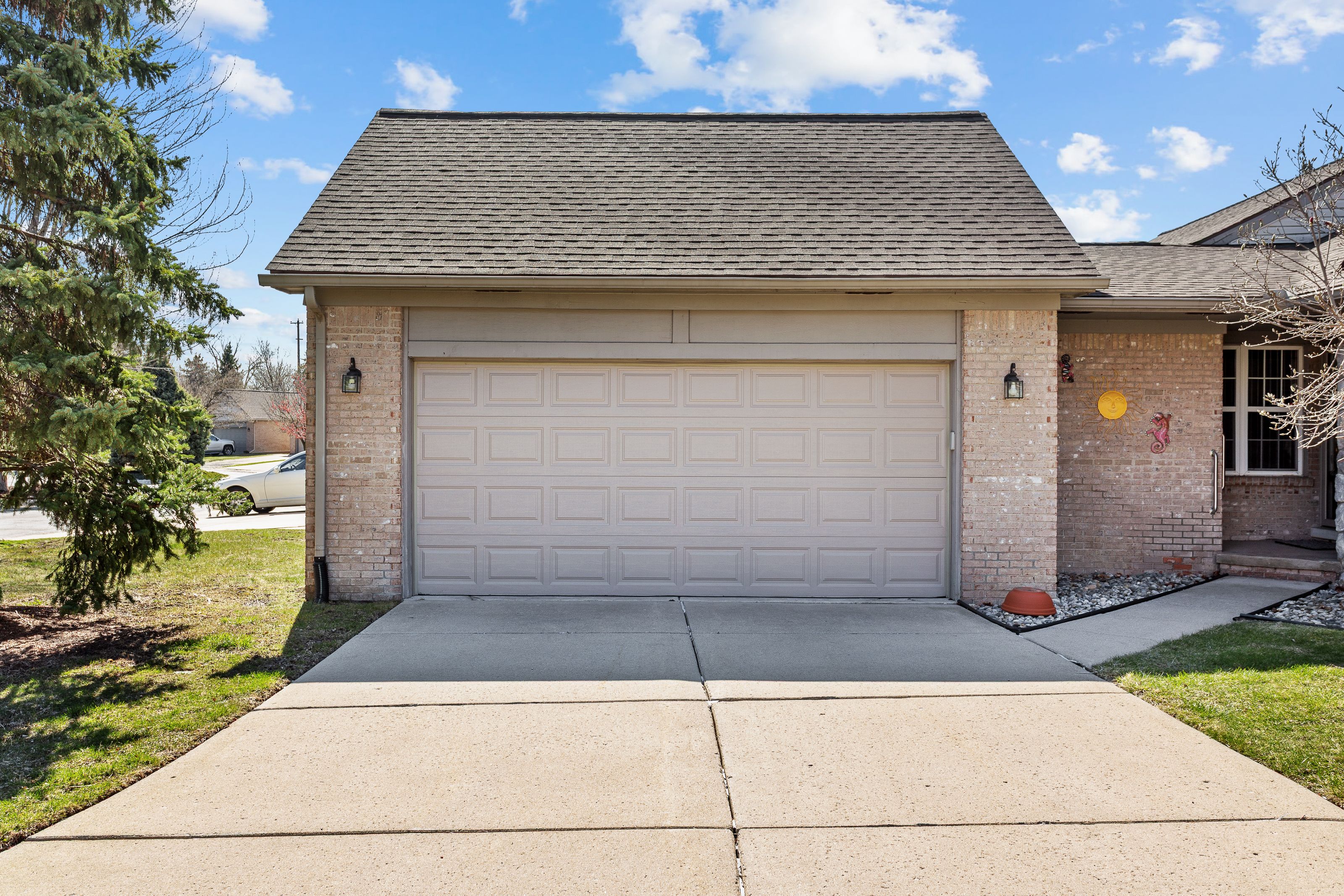 22783 WOODCREEK Drive