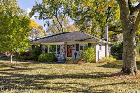 31160 E Rutland Street Beverly Hills Village MI 48025