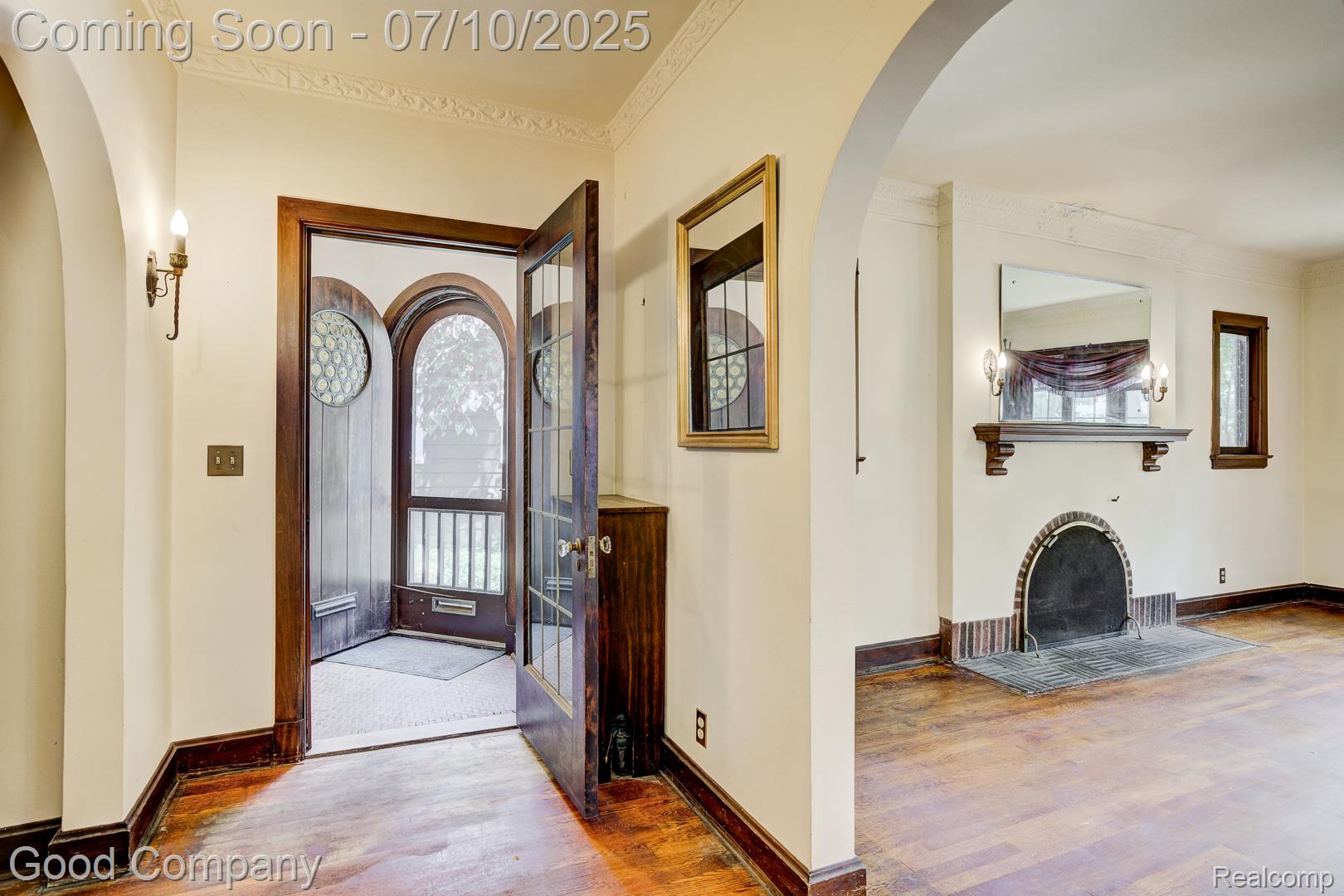 66 Oakdale Boulevard