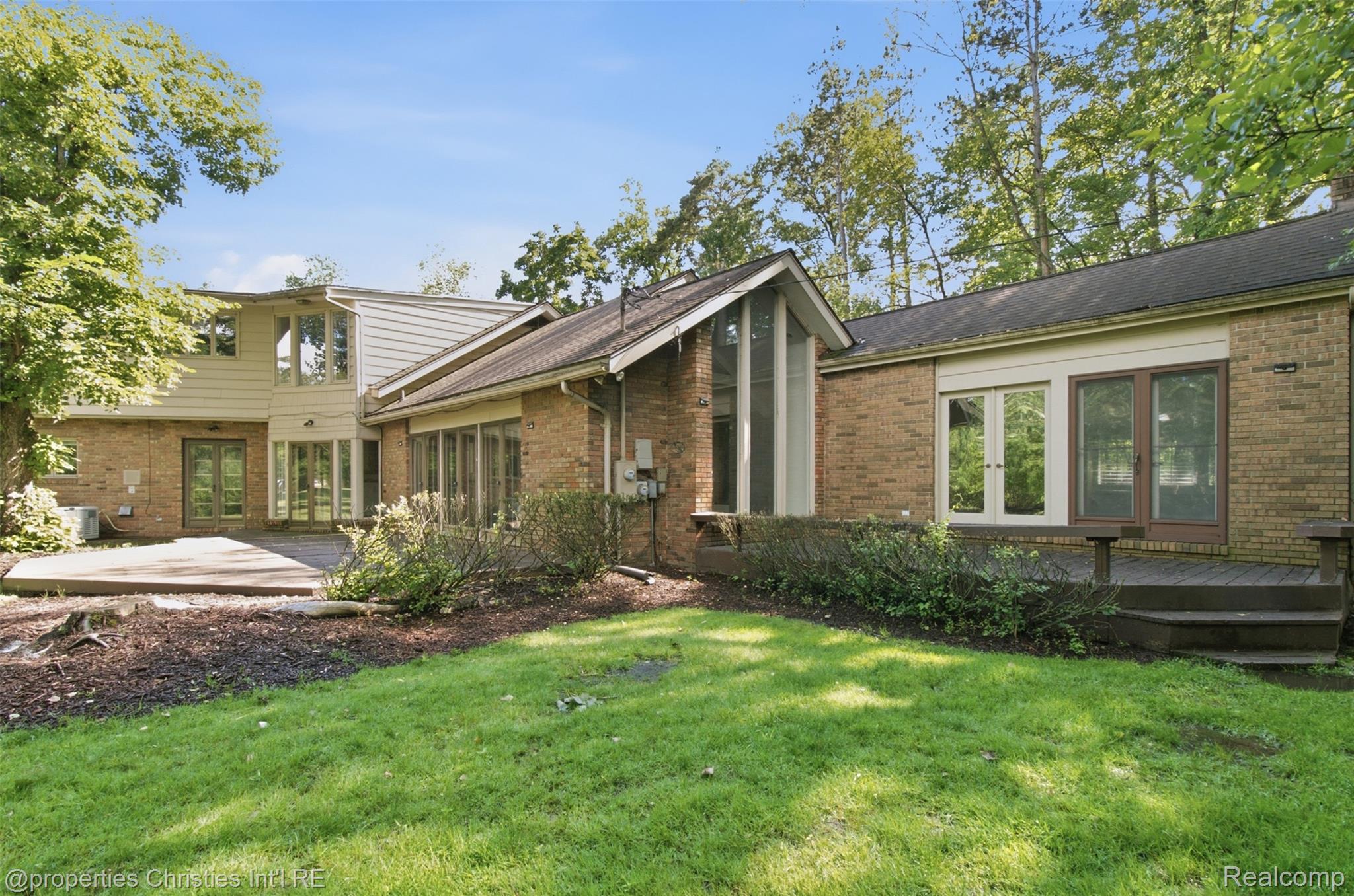 25310 Canterbury Road