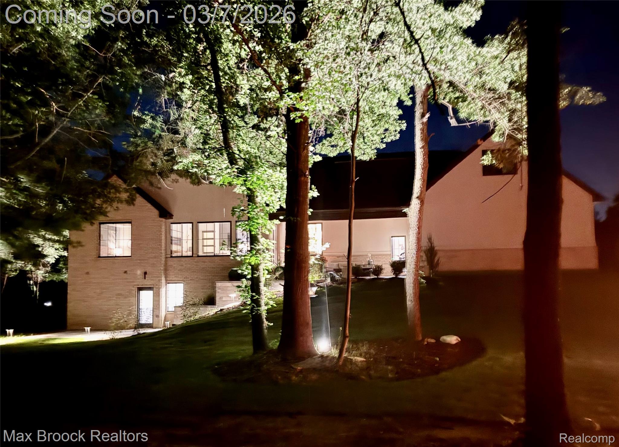 668 Pinery Boulevard