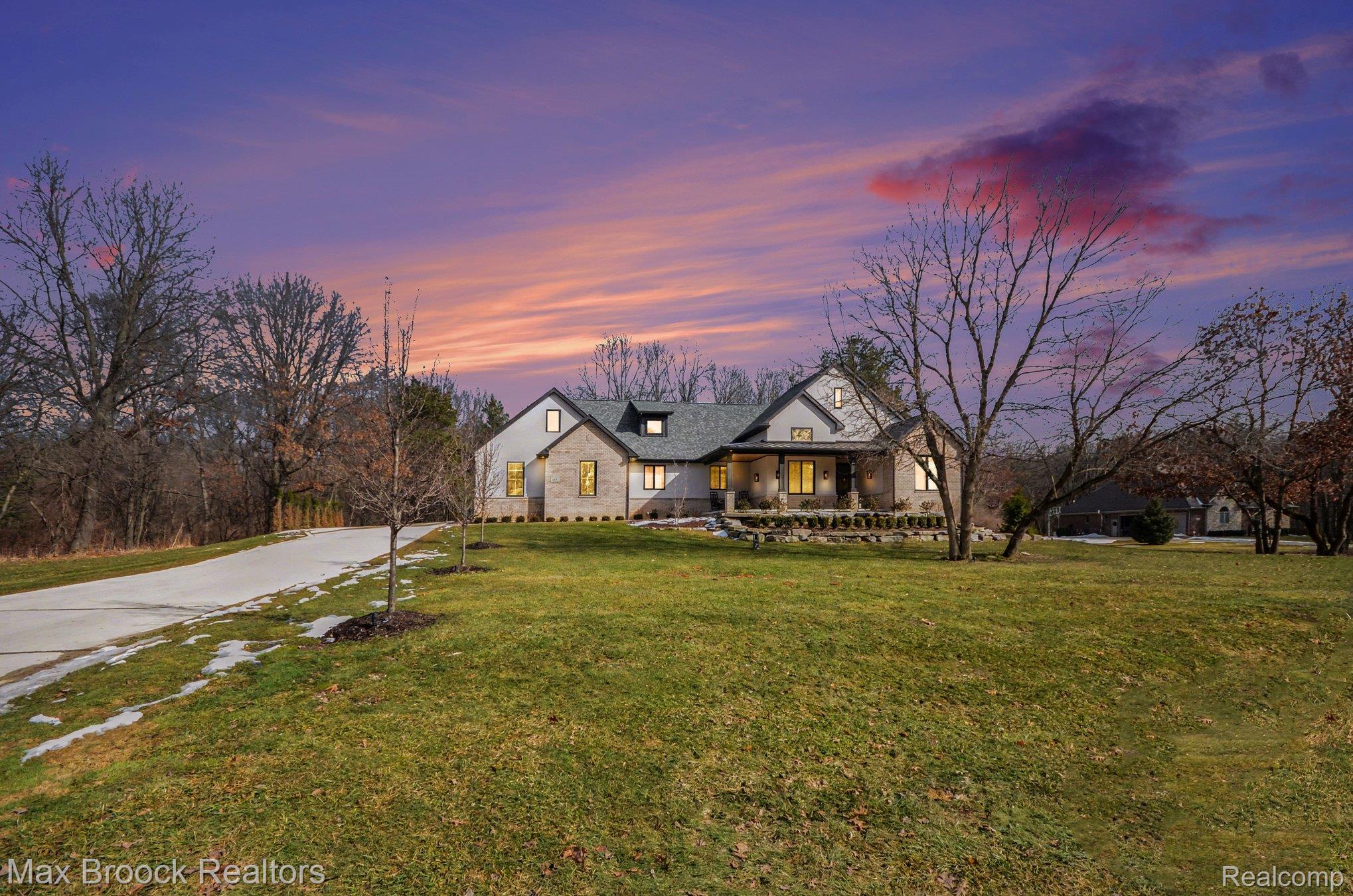 668 Pinery Boulevard