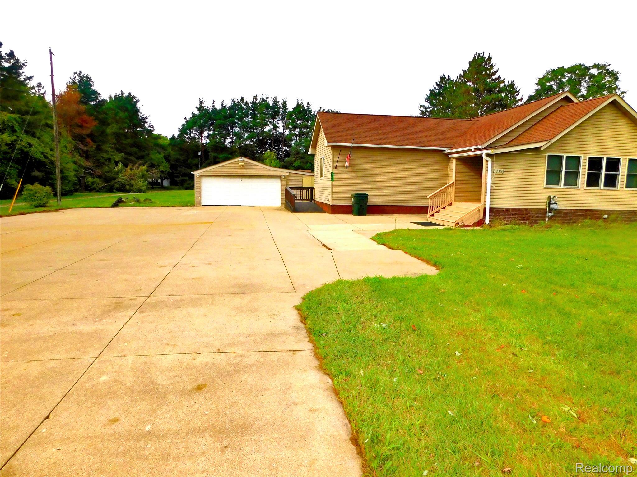 2780 W Clarkston Road