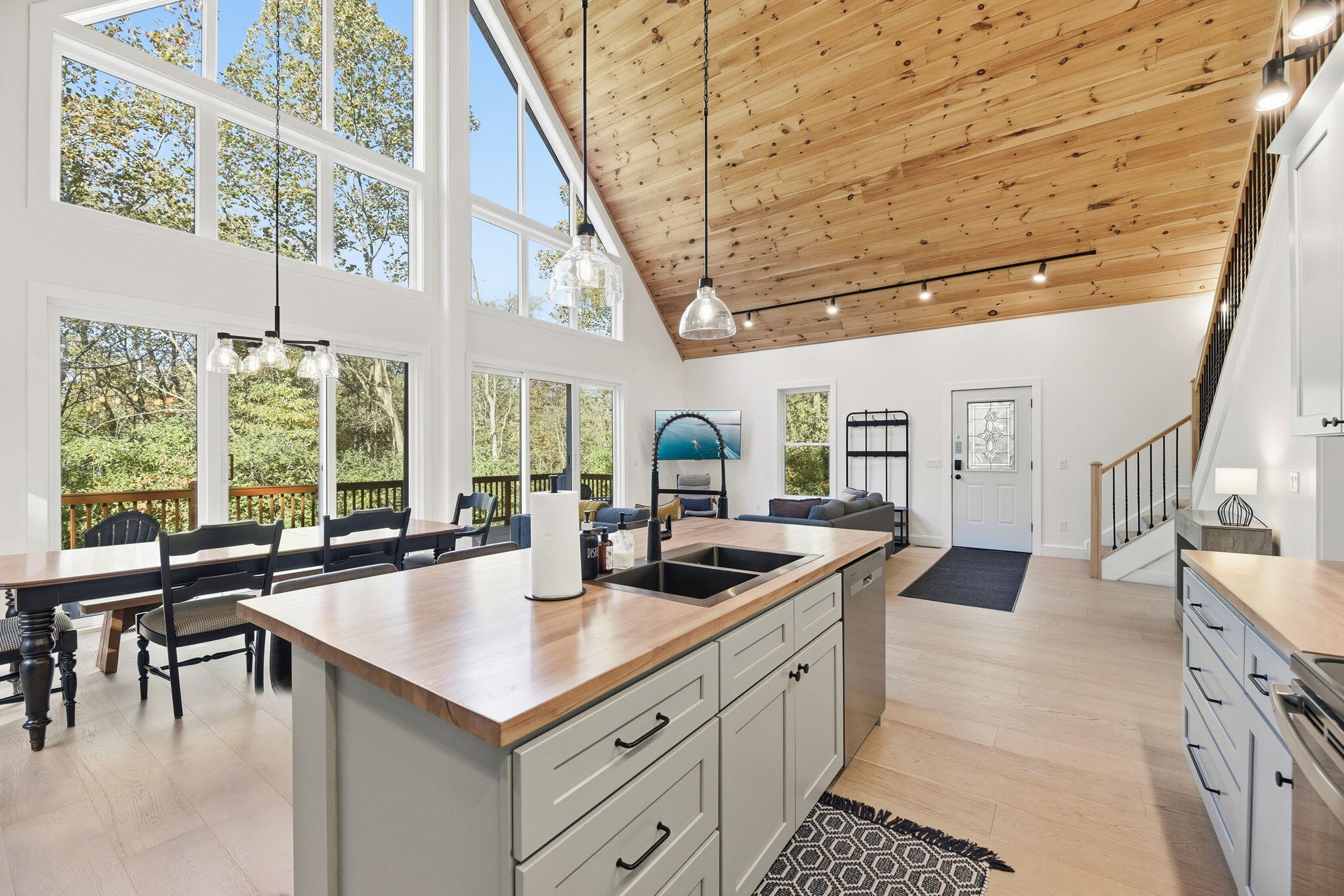 5888 Daniel Boone Trail