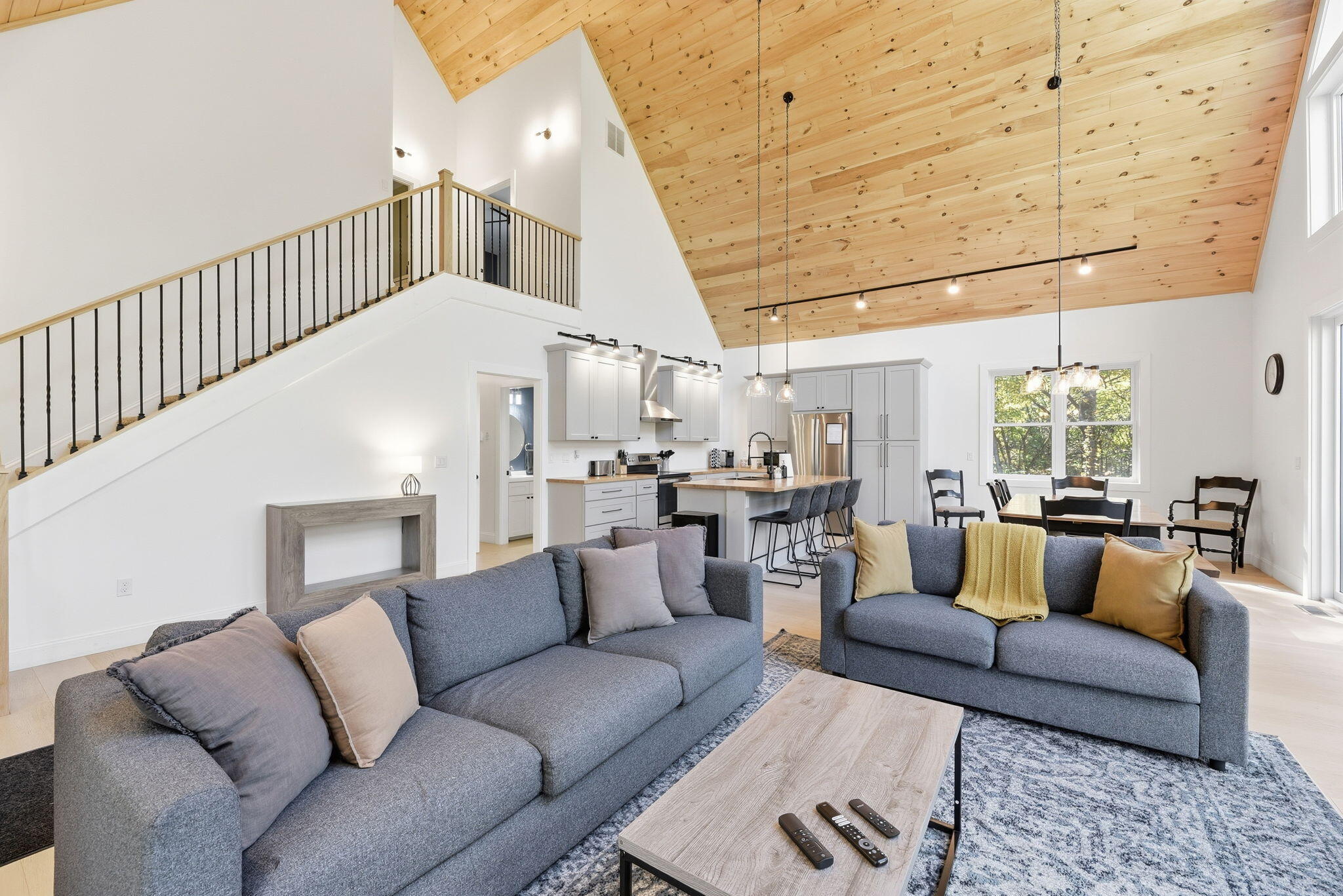 5888 Daniel Boone Trail