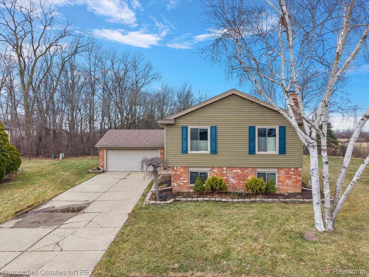 42610 Beechwood Drive