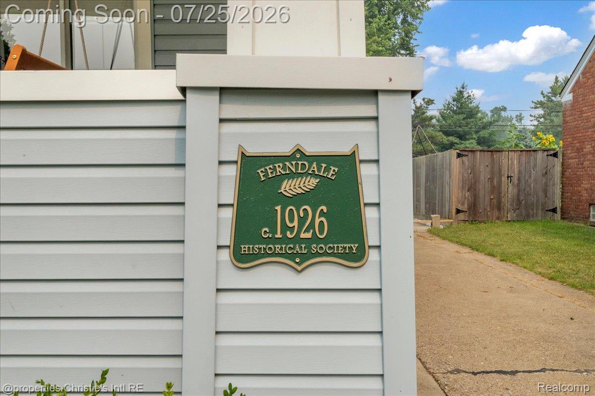 320 Laprairie Street