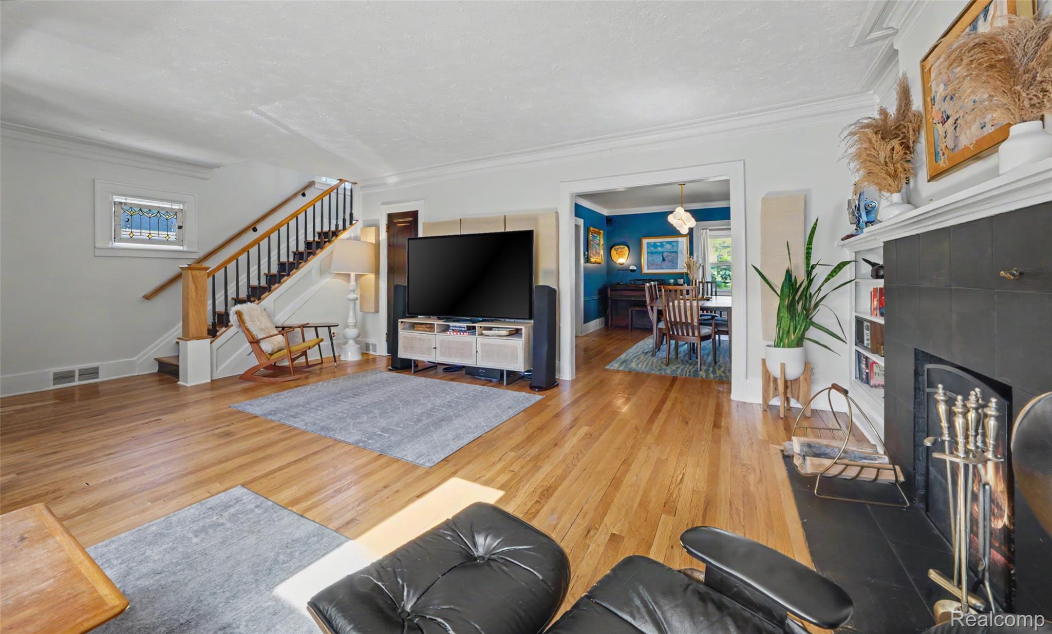 340 W Maplehurst Street