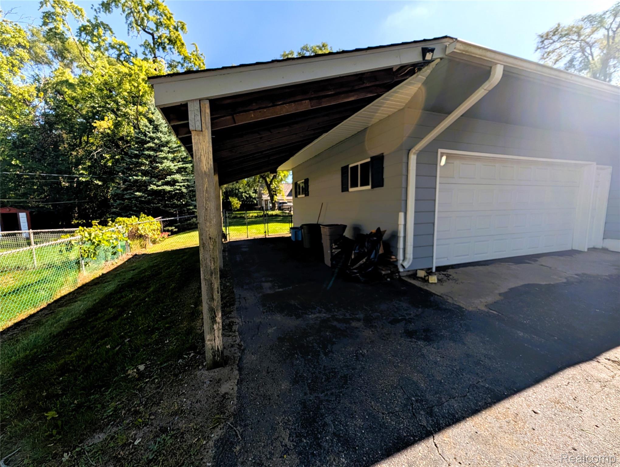 567 Pine Tree Road