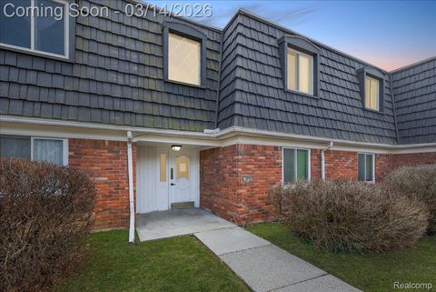 1878 Colonial Village Way 4 Waterford Charter Township MI 48328