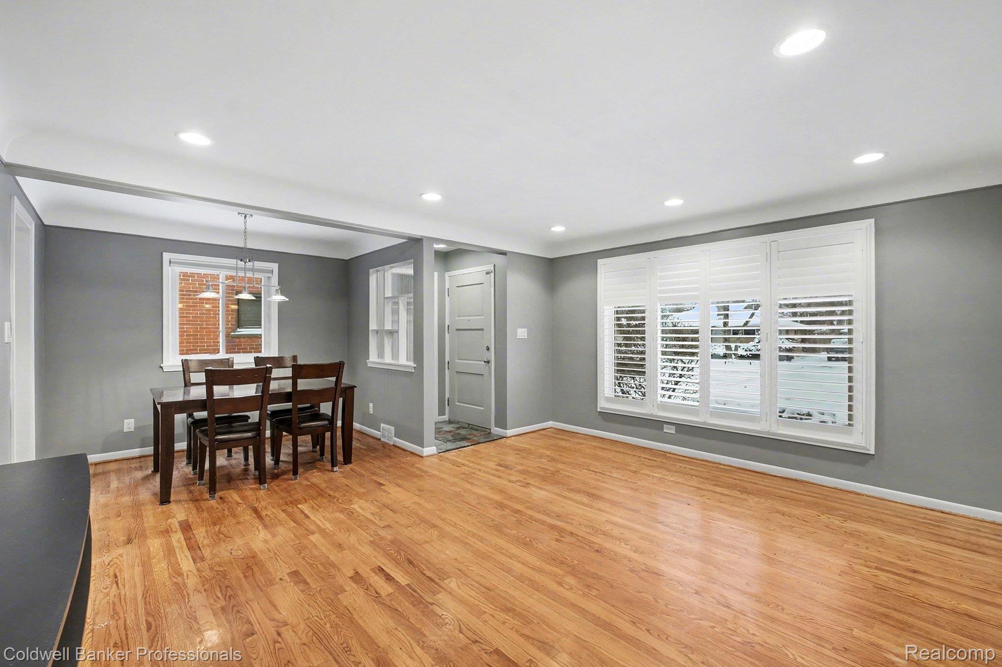 2620 Ferncliff Avenue