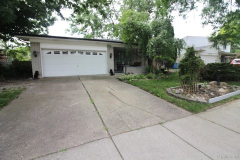 Photo for 14732 E 13 MILE Road
