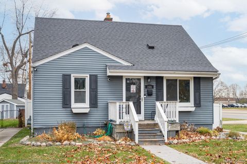 1621 Whitcomb Avenue Royal Oak City MI 48073