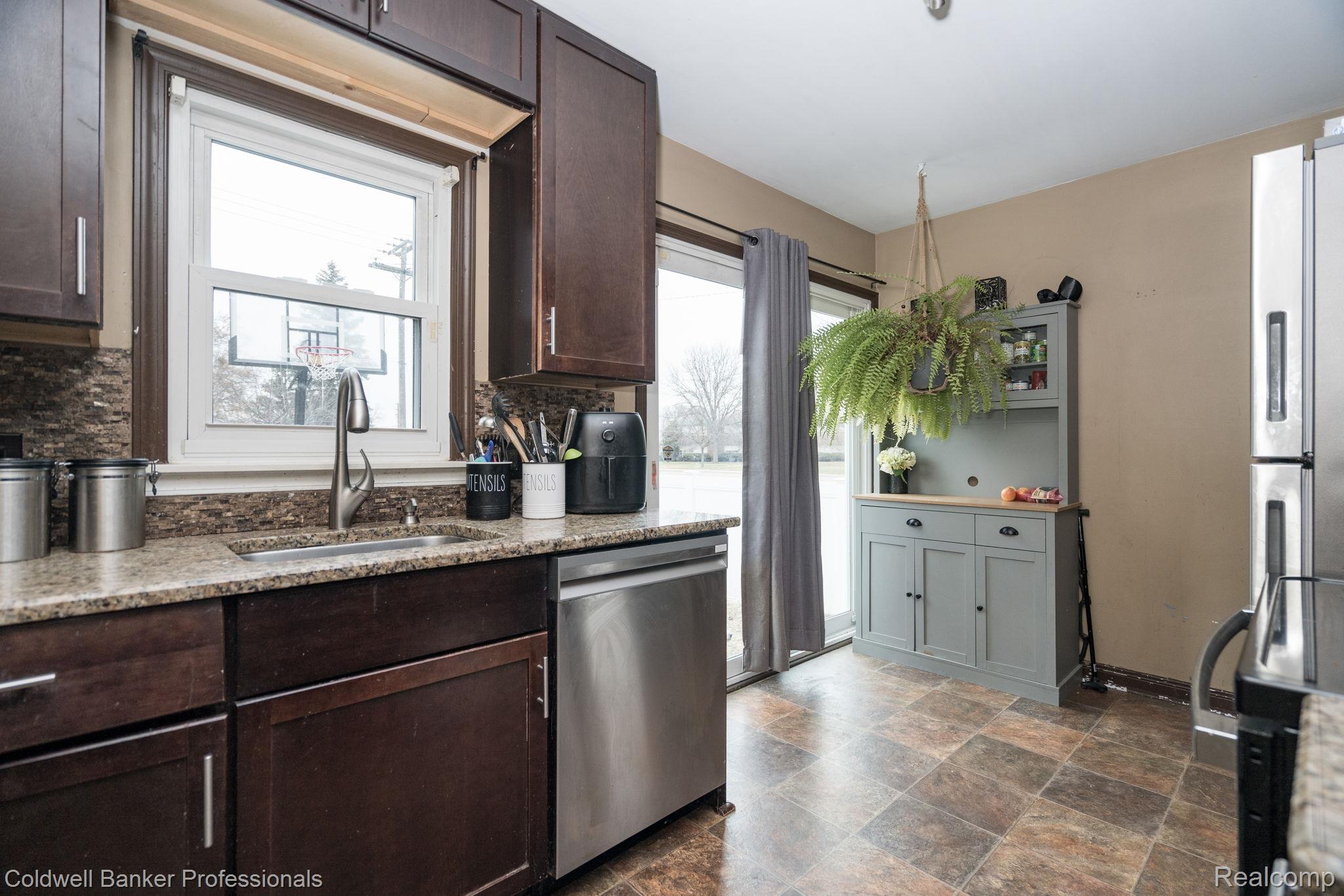 1621 Whitcomb Avenue