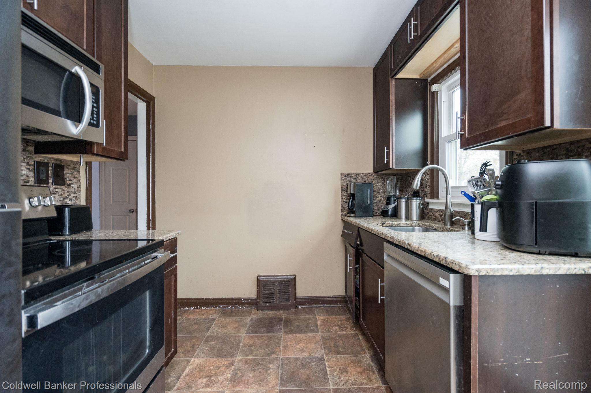 1621 Whitcomb Avenue