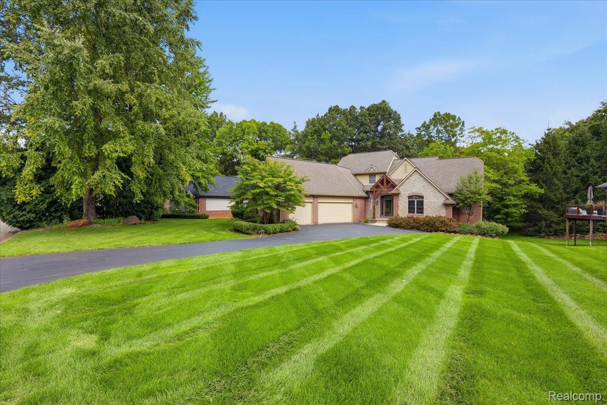 9688 Kingston Pointe Drive