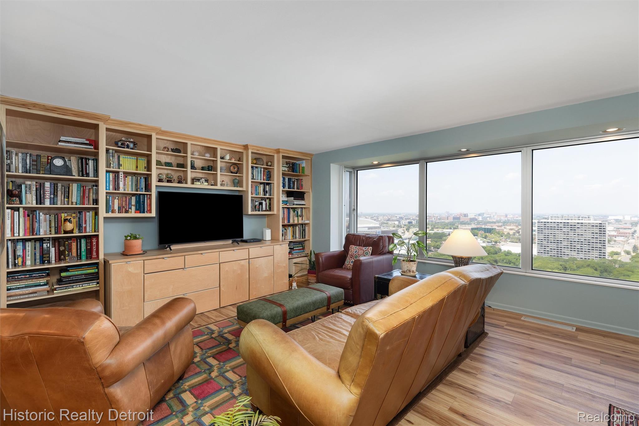 1300 E LAFAYETTE Street 2408