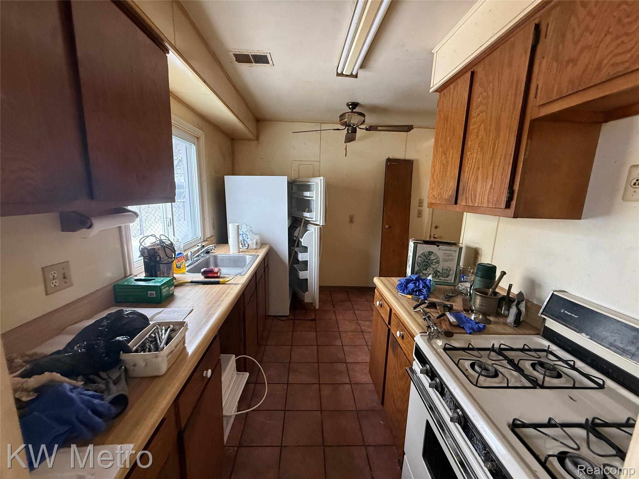 53 E Brickley Avenue